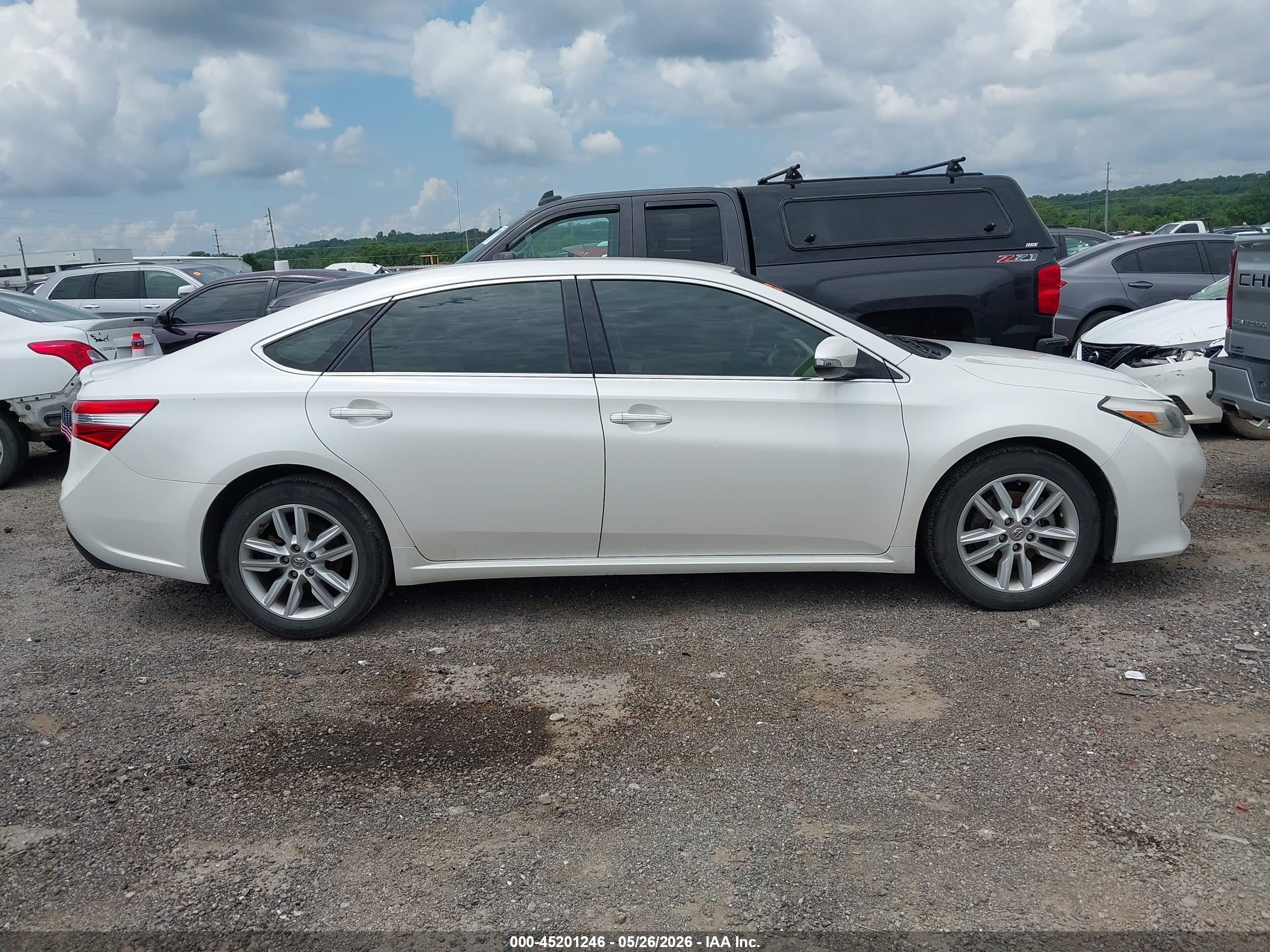 2014 Toyota Avalon Xle White vin: 4T1BK1EB2EU112197