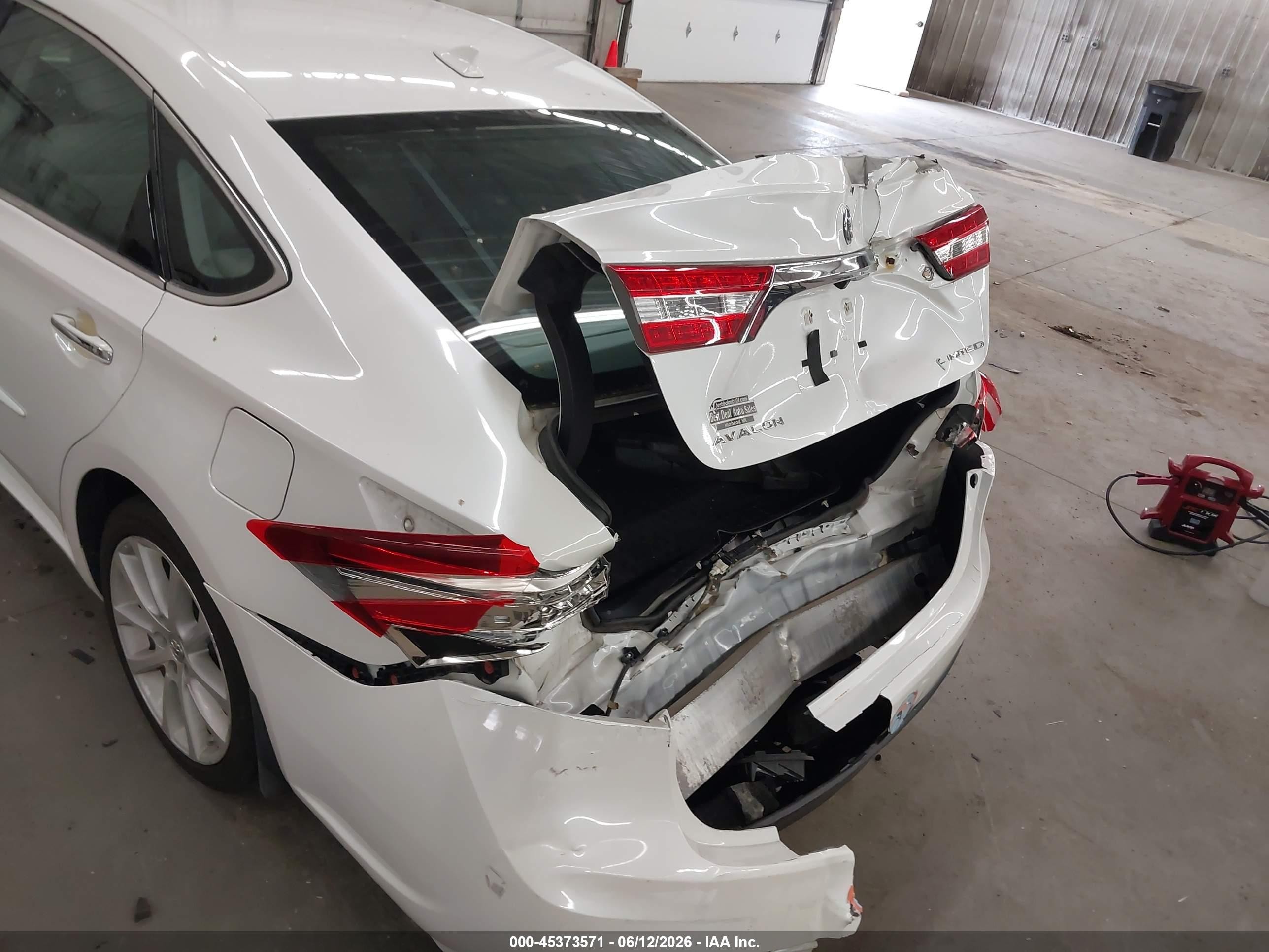 2014 Toyota Avalon Limited White vin: 4T1BK1EB2EU123605