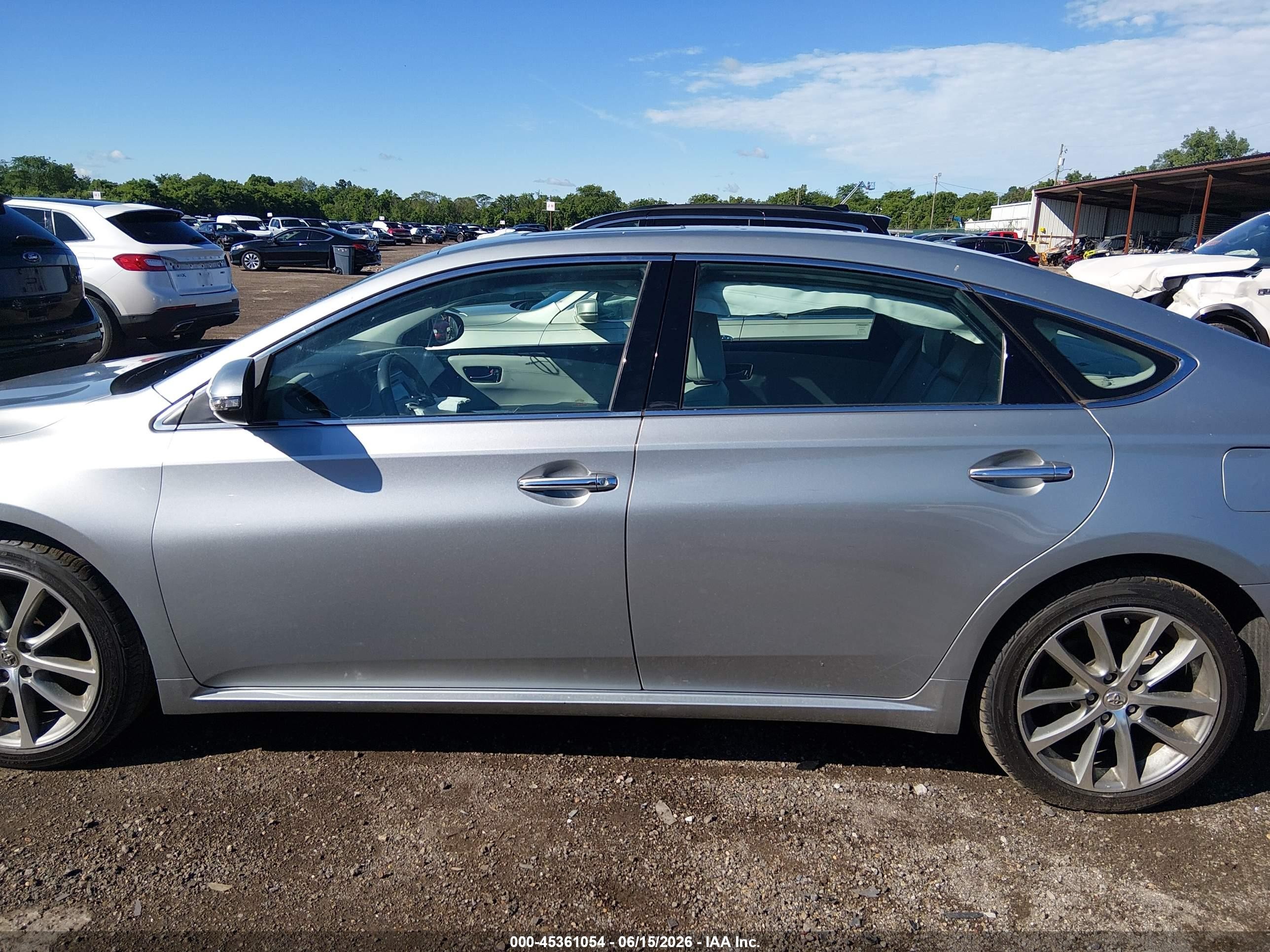 2015 Toyota Avalon Xle Touring Silver vin: 4T1BK1EB2FU159392