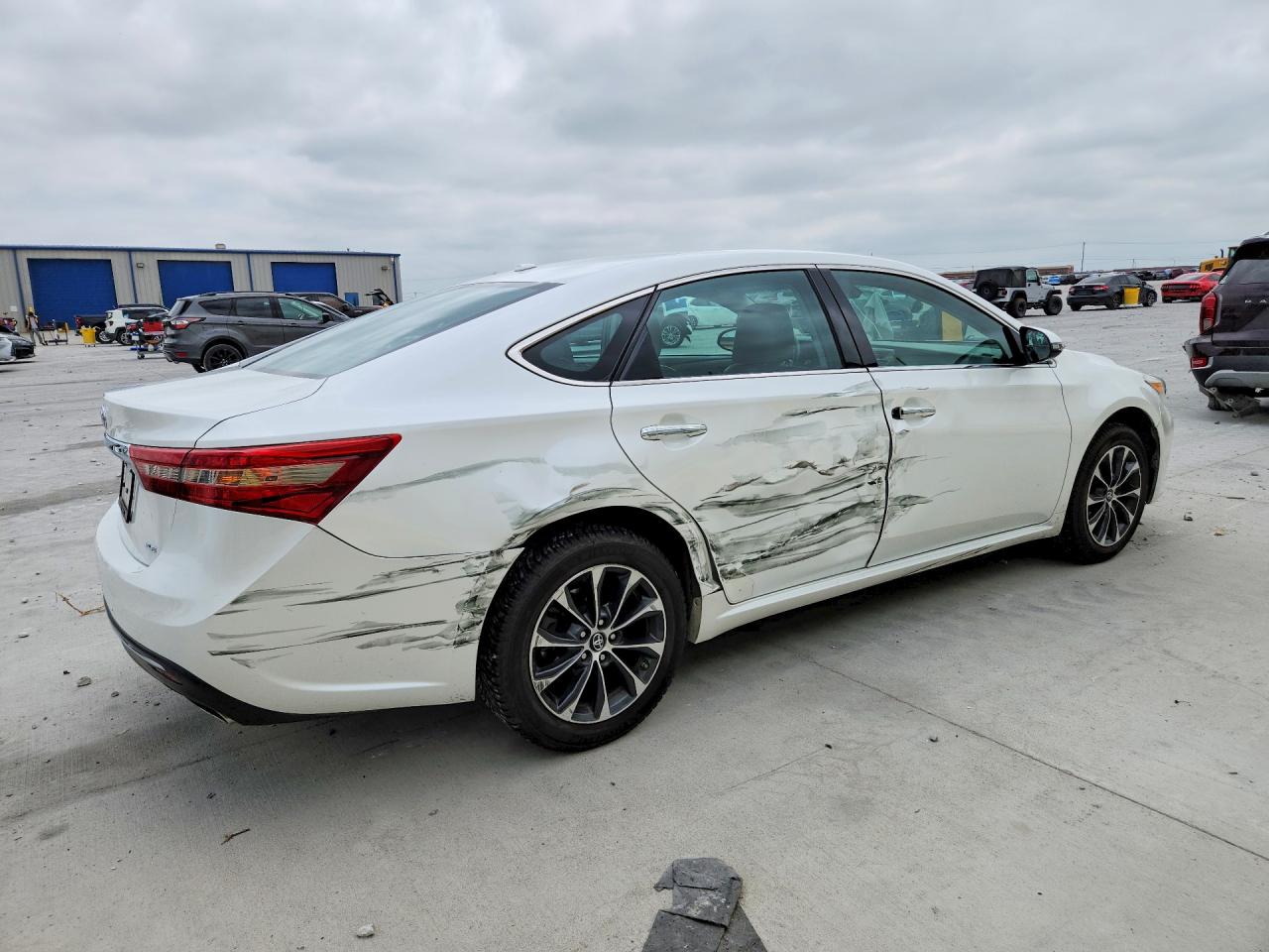 2017 Toyota Avalon Xle White vin: 4T1BK1EB2HU247992