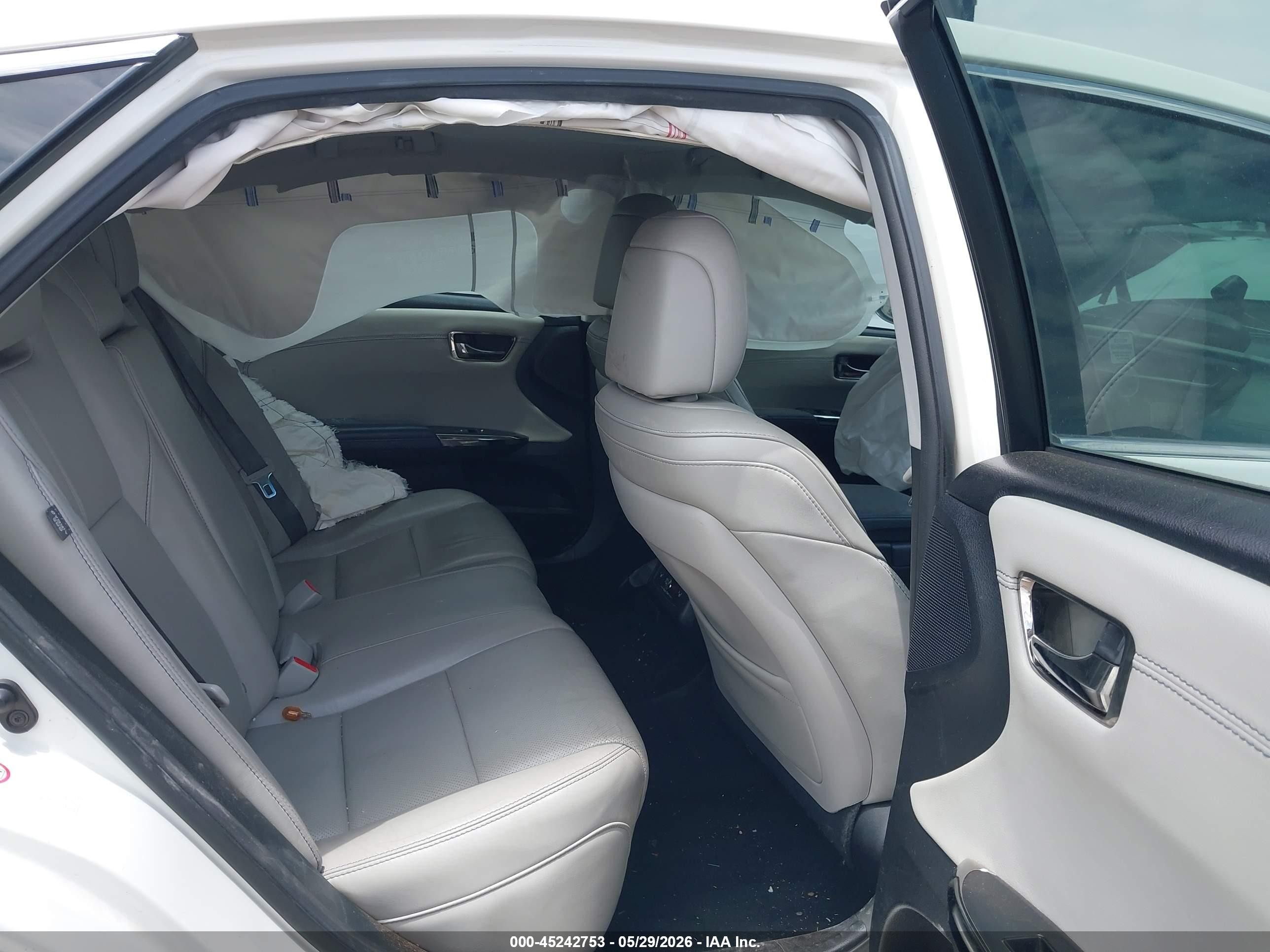 2013 Toyota Avalon Limited White vin: 4T1BK1EB4DU029966