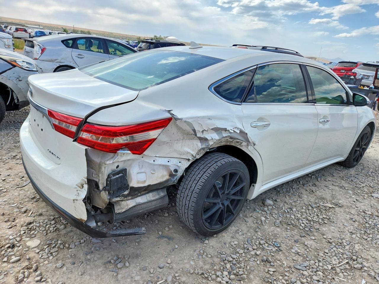 2013 Toyota Avalon Limited White vin: 4T1BK1EB4DU070937