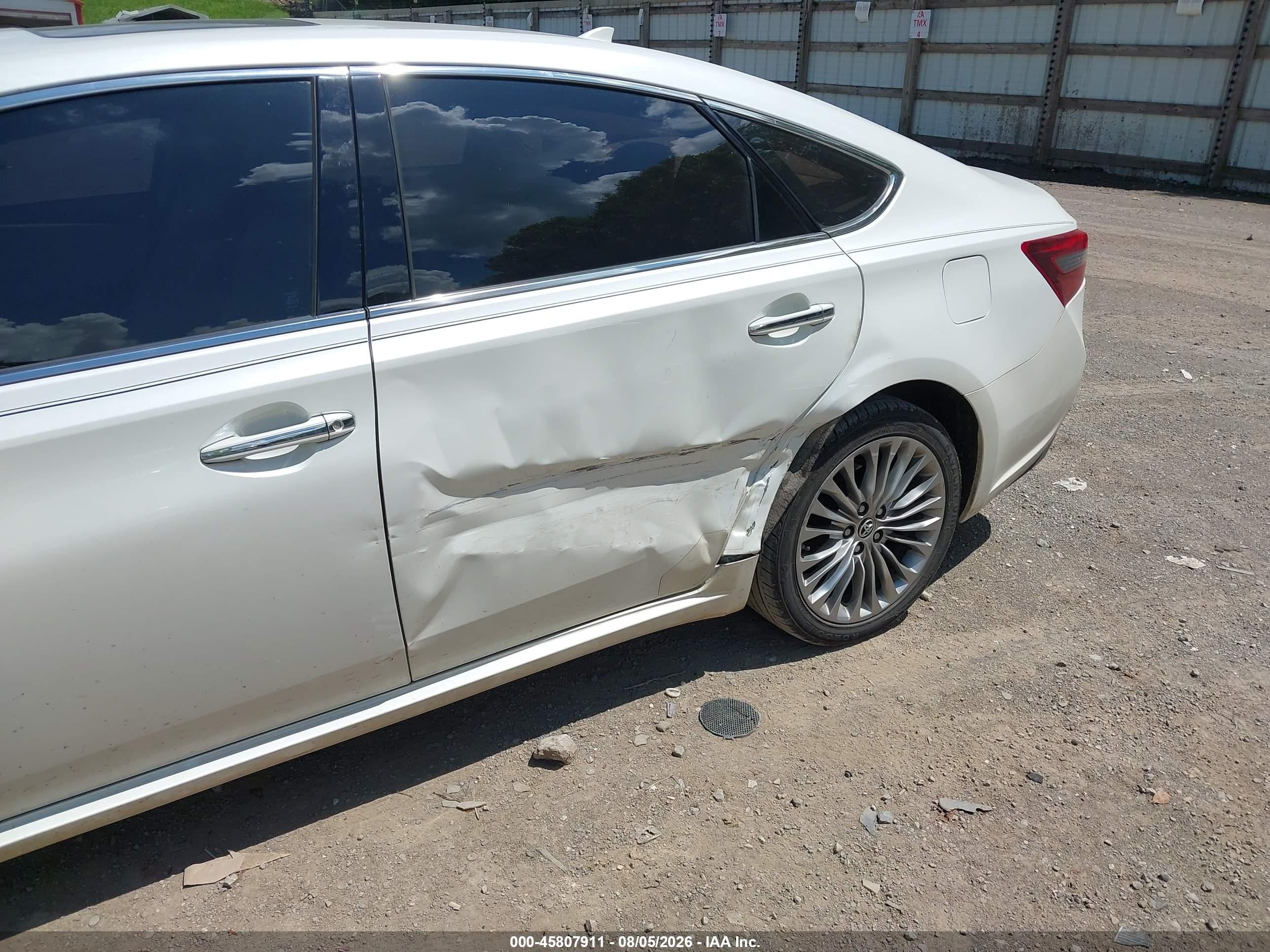 2016 Toyota Avalon Limited White vin: 4T1BK1EB4GU203586