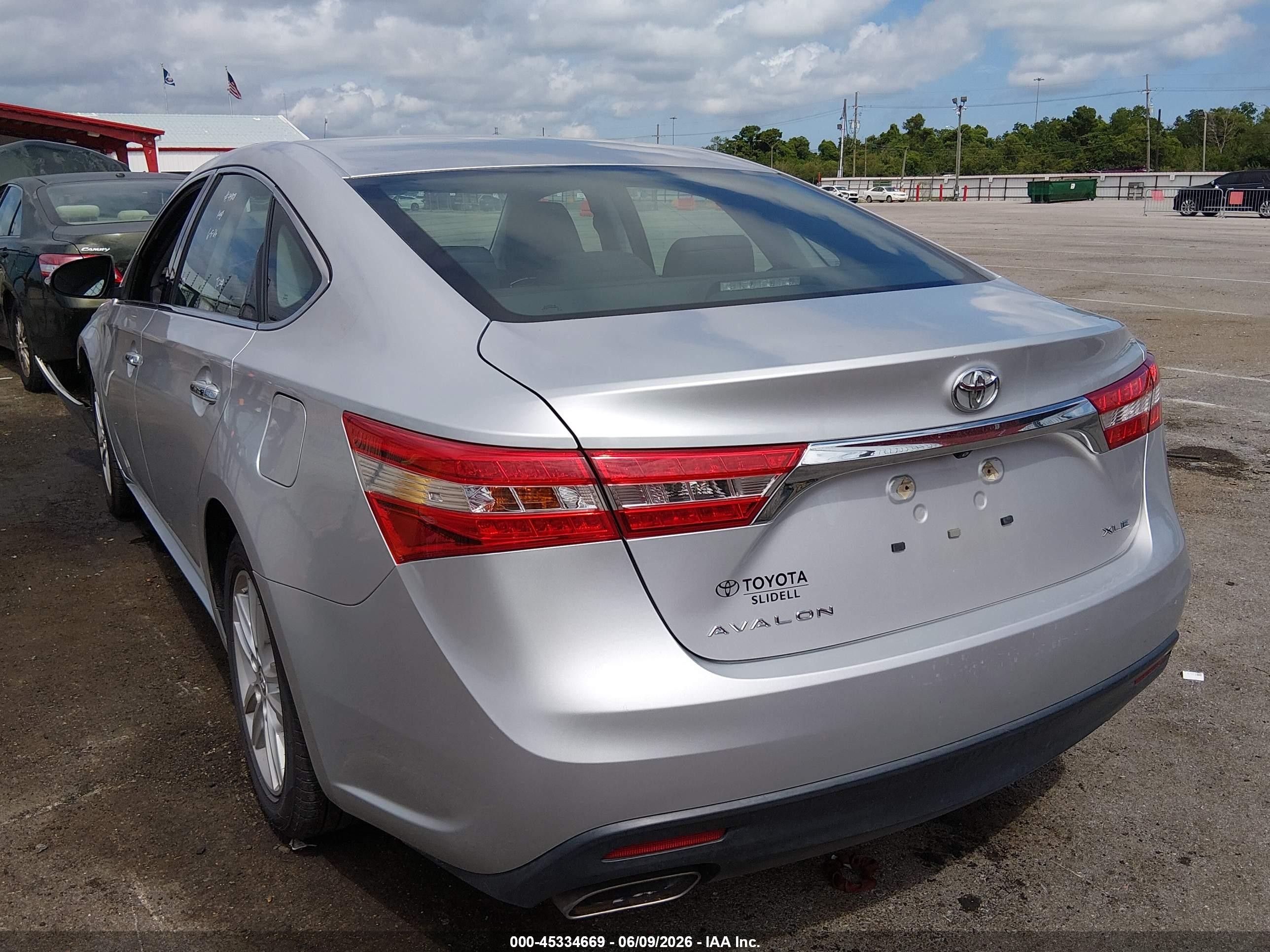 2014 Toyota Avalon Xle Silver vin: 4T1BK1EB5EU085156
