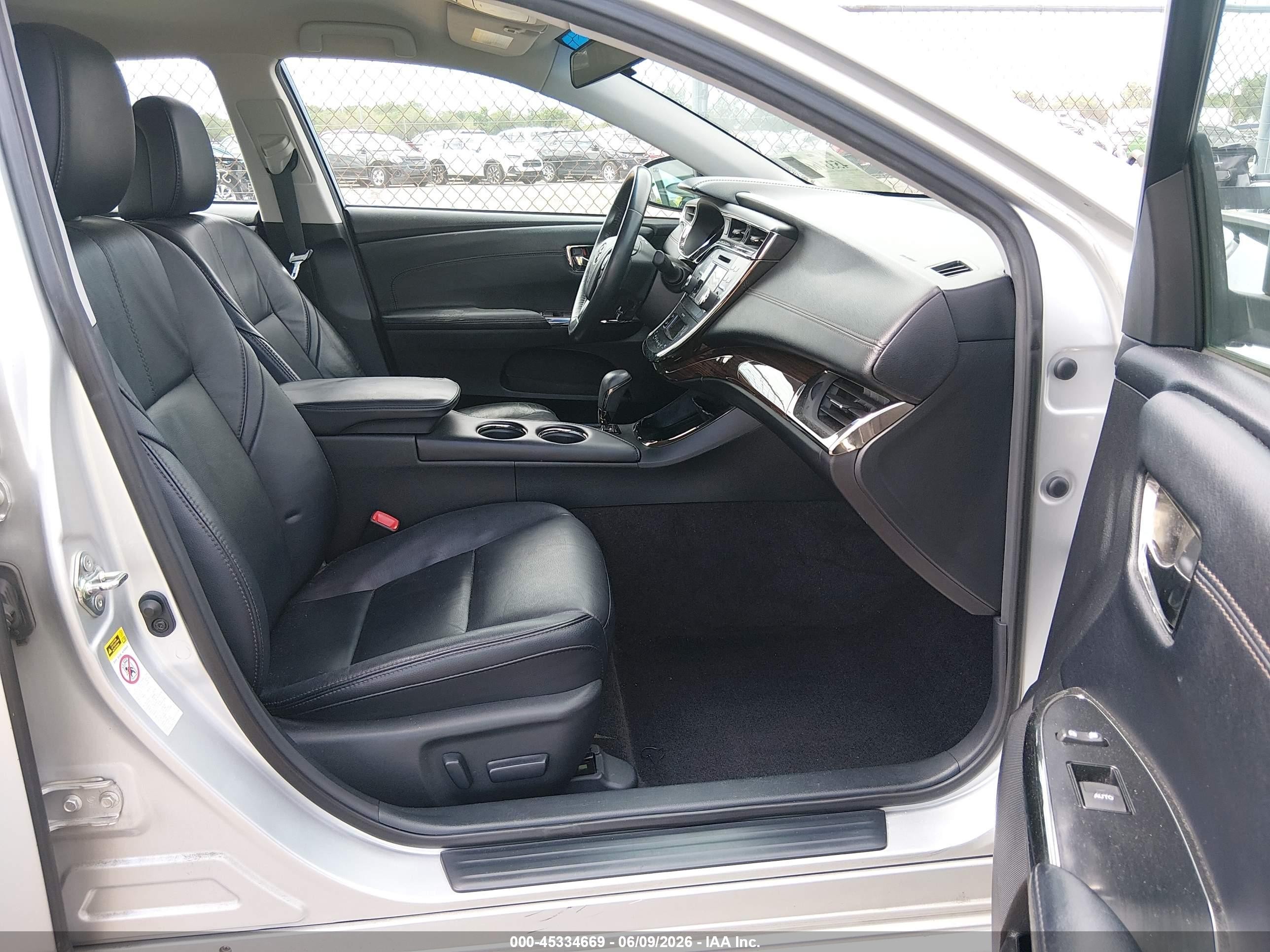 2014 Toyota Avalon Xle Silver vin: 4T1BK1EB5EU085156