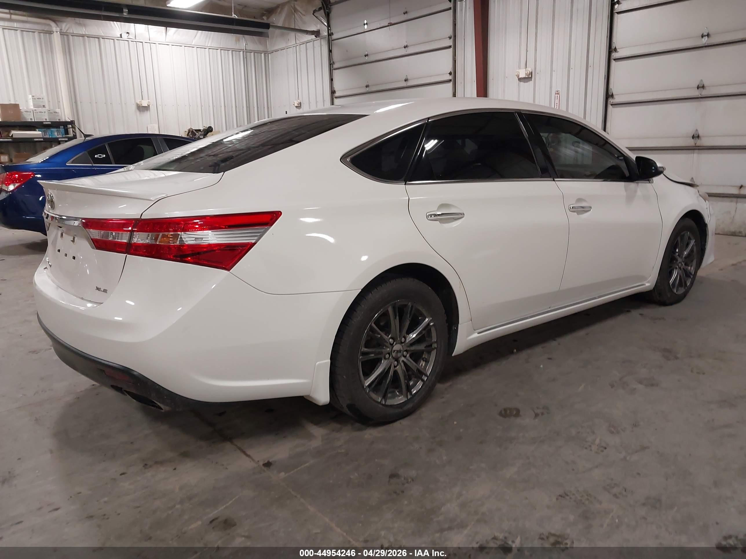 2014 Toyota Avalon Xle White vin: 4T1BK1EB5EU111111