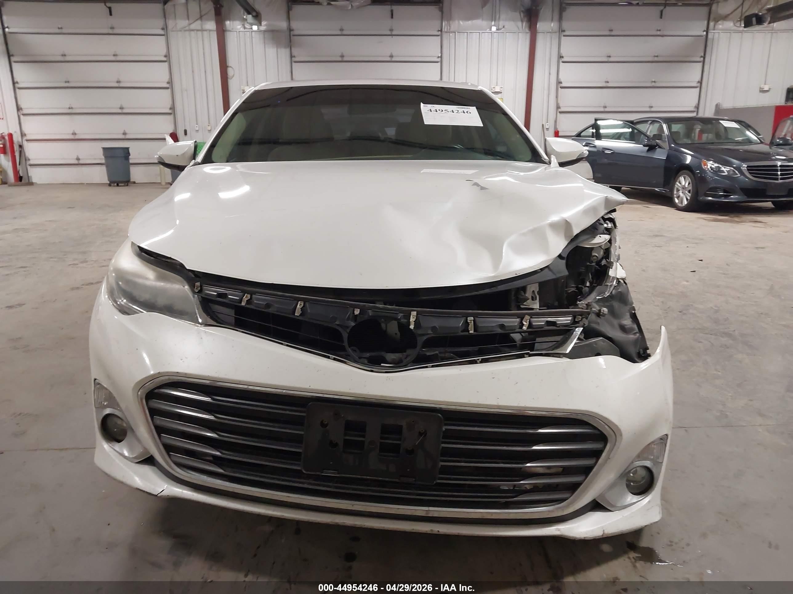 2014 Toyota Avalon Xle White vin: 4T1BK1EB5EU111111