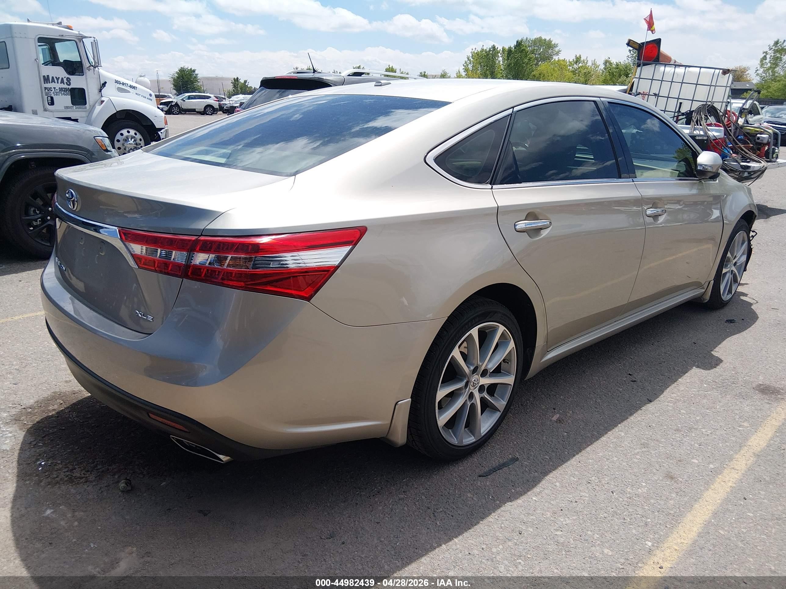2015 Toyota Avalon Xle Touring Gold vin: 4T1BK1EB5FU141341
