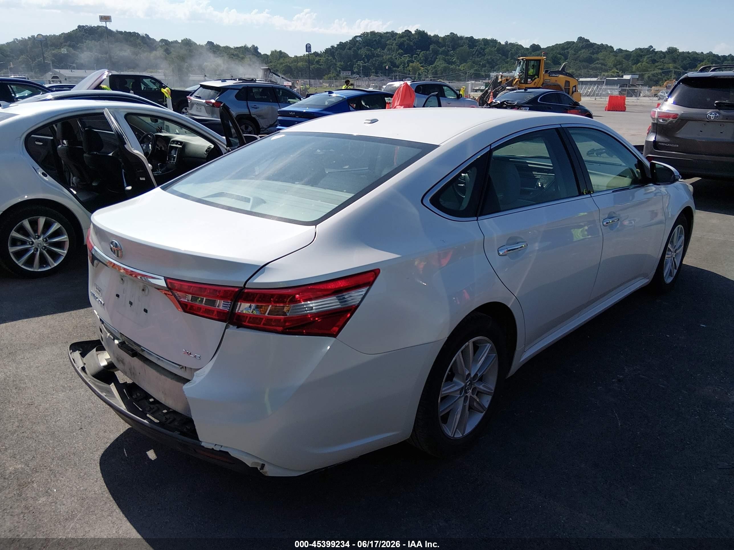 2015 Toyota Avalon Xle Premium White vin: 4T1BK1EB5FU146829