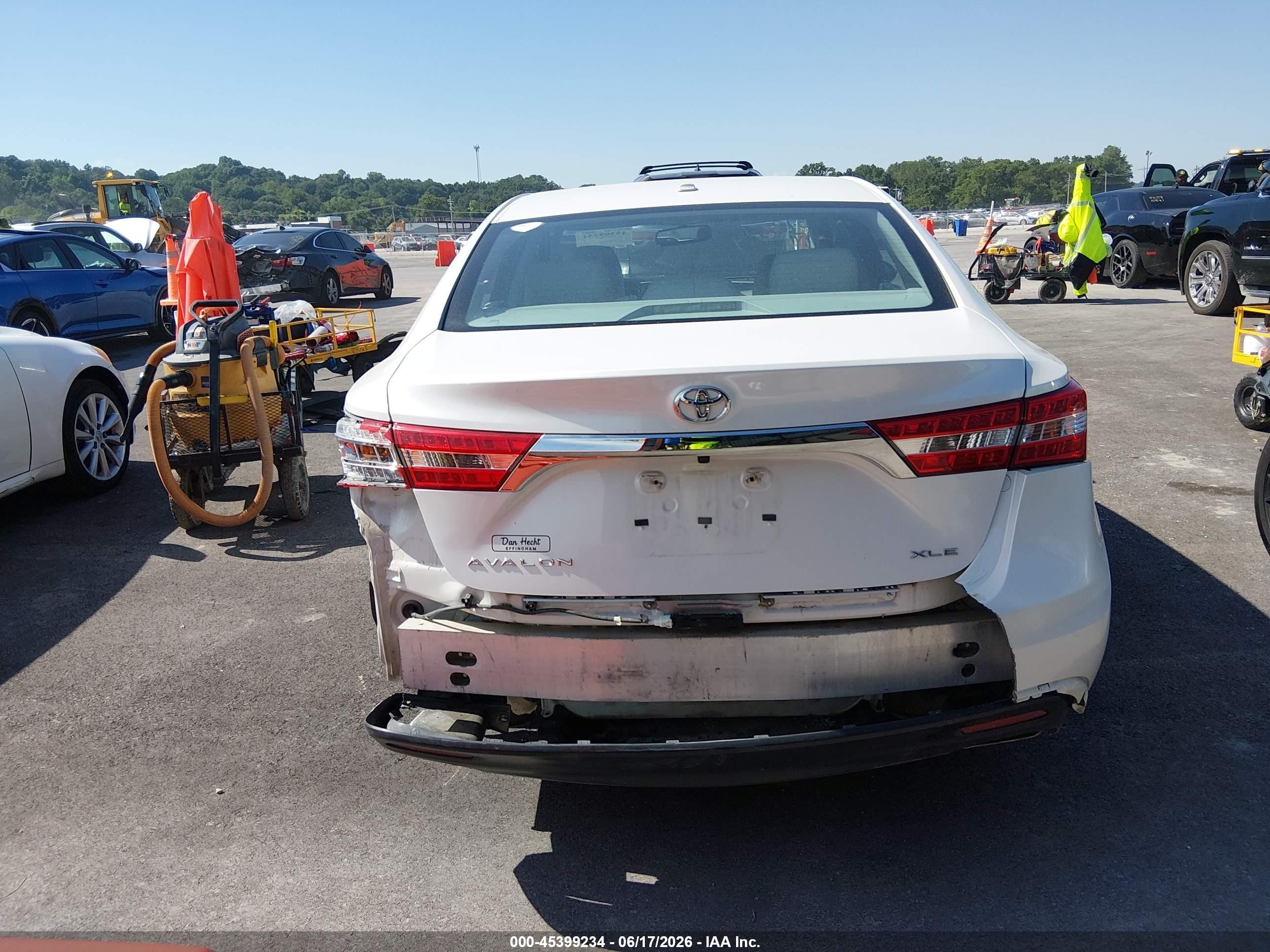 2015 Toyota Avalon Xle Premium White vin: 4T1BK1EB5FU146829