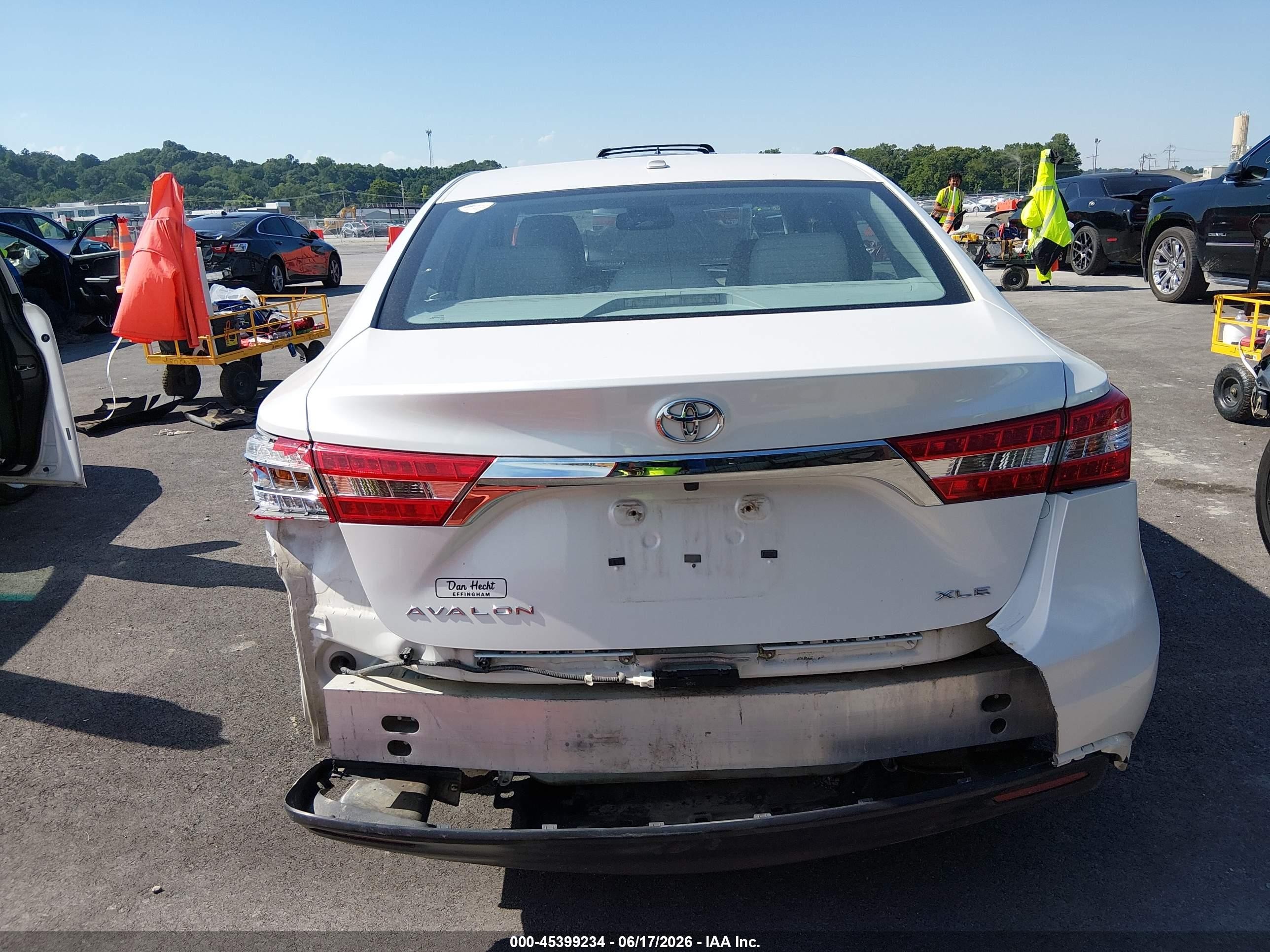2015 Toyota Avalon Xle Premium White vin: 4T1BK1EB5FU146829