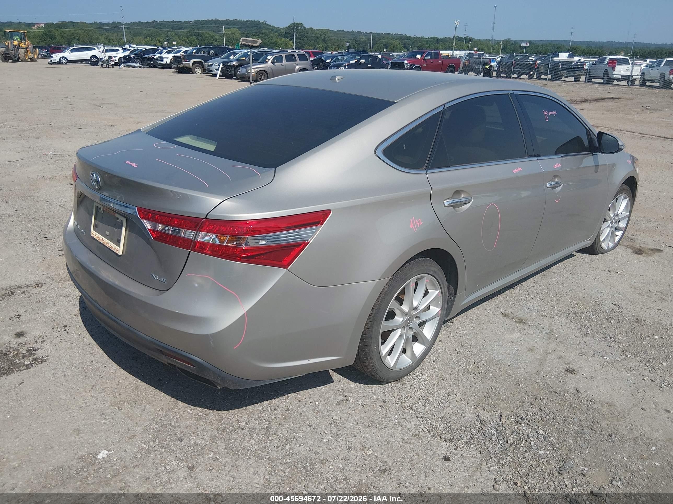 2013 Toyota Avalon   Silver vin: 4T1BK1EB6DU008519
