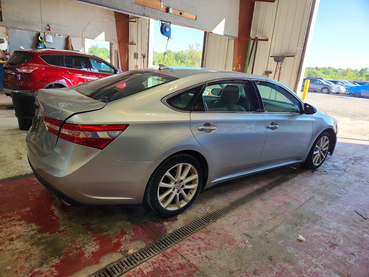 2015 Toyota Avalon Limited Silver vin: 4T1BK1EB7FU146198