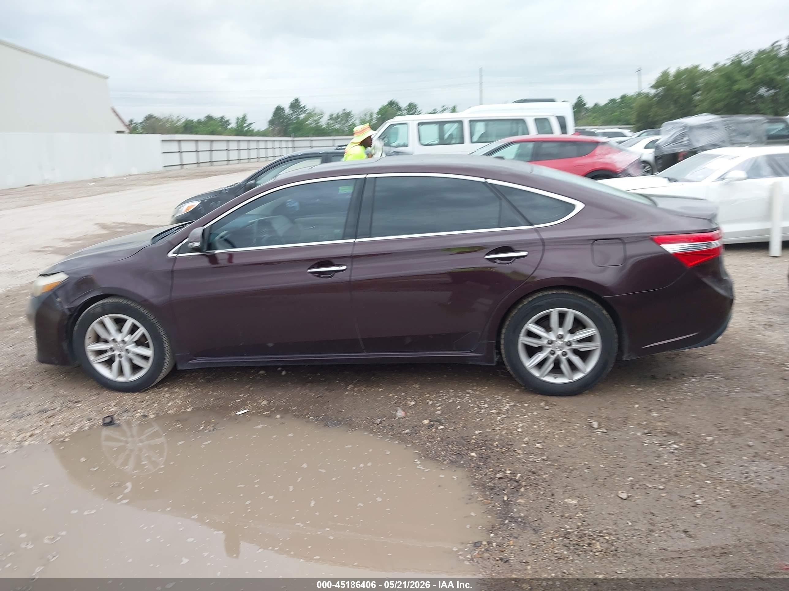 2015 Toyota Avalon Xle Premium Maroon vin: 4T1BK1EB7FU151465