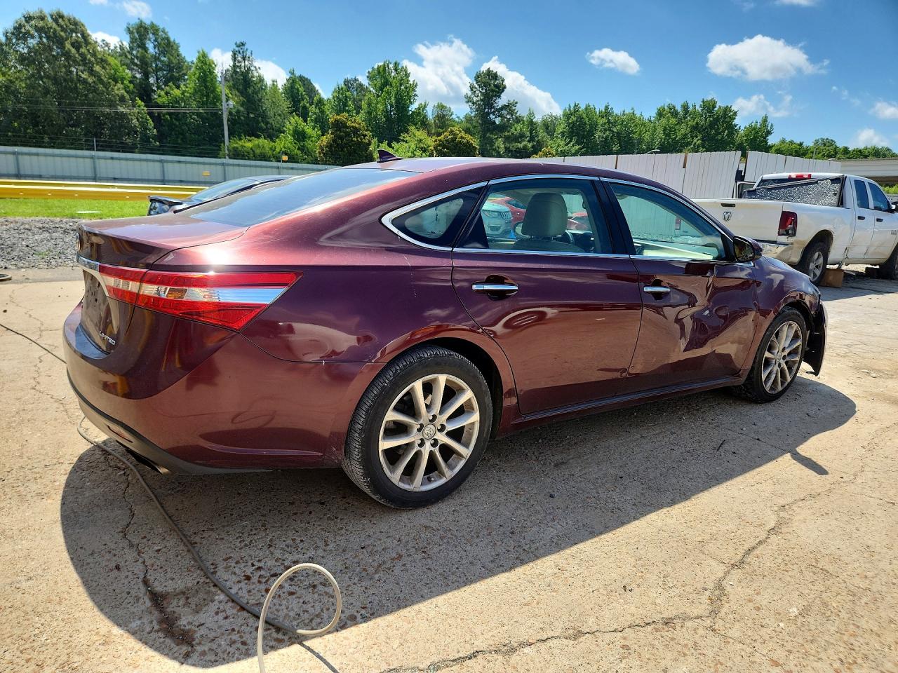 2015 Toyota Avalon Limited Burgundy vin: 4T1BK1EB7FU183588