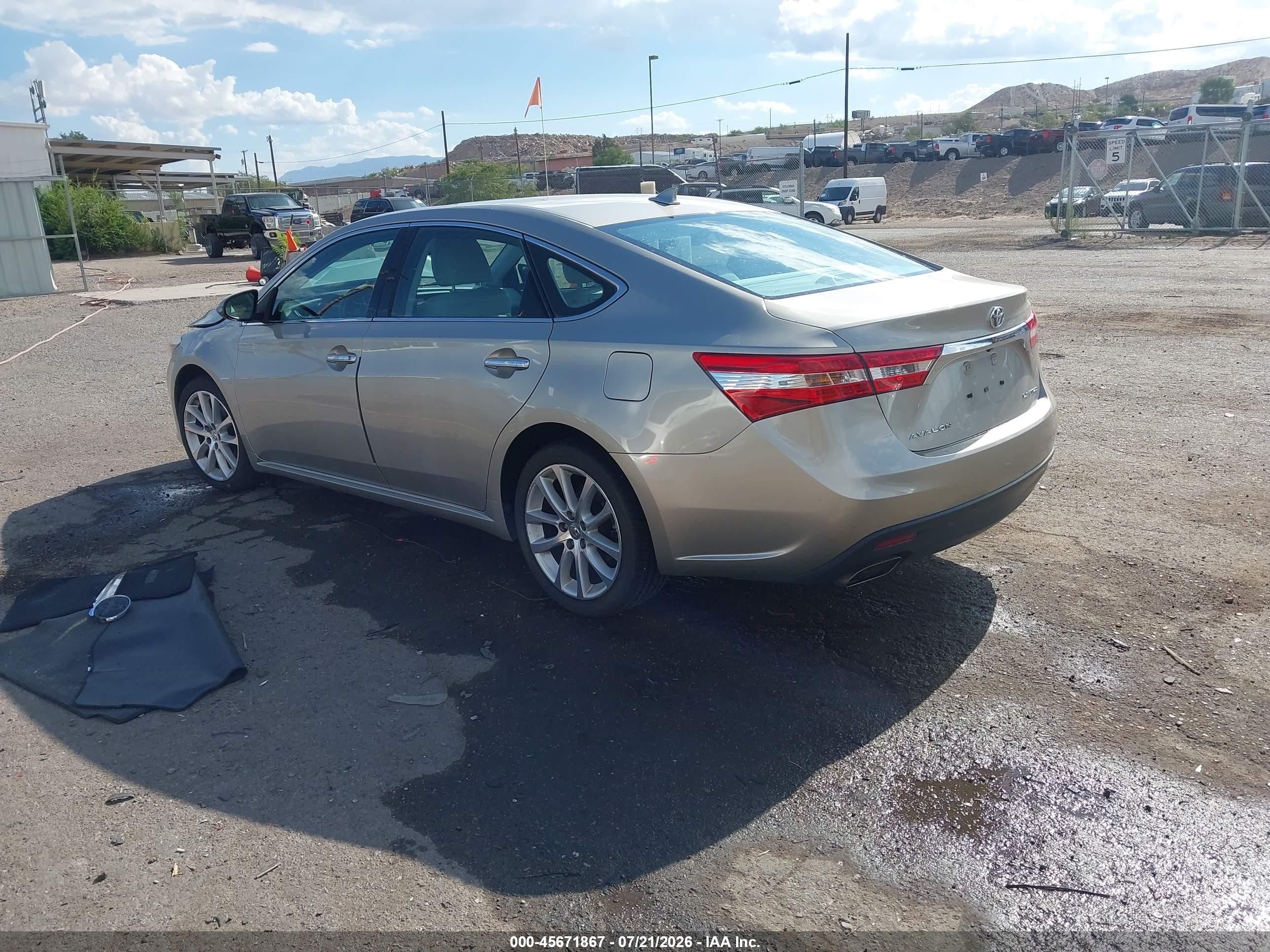 2013 Toyota Avalon Limited Champagne vin: 4T1BK1EB8DU046849