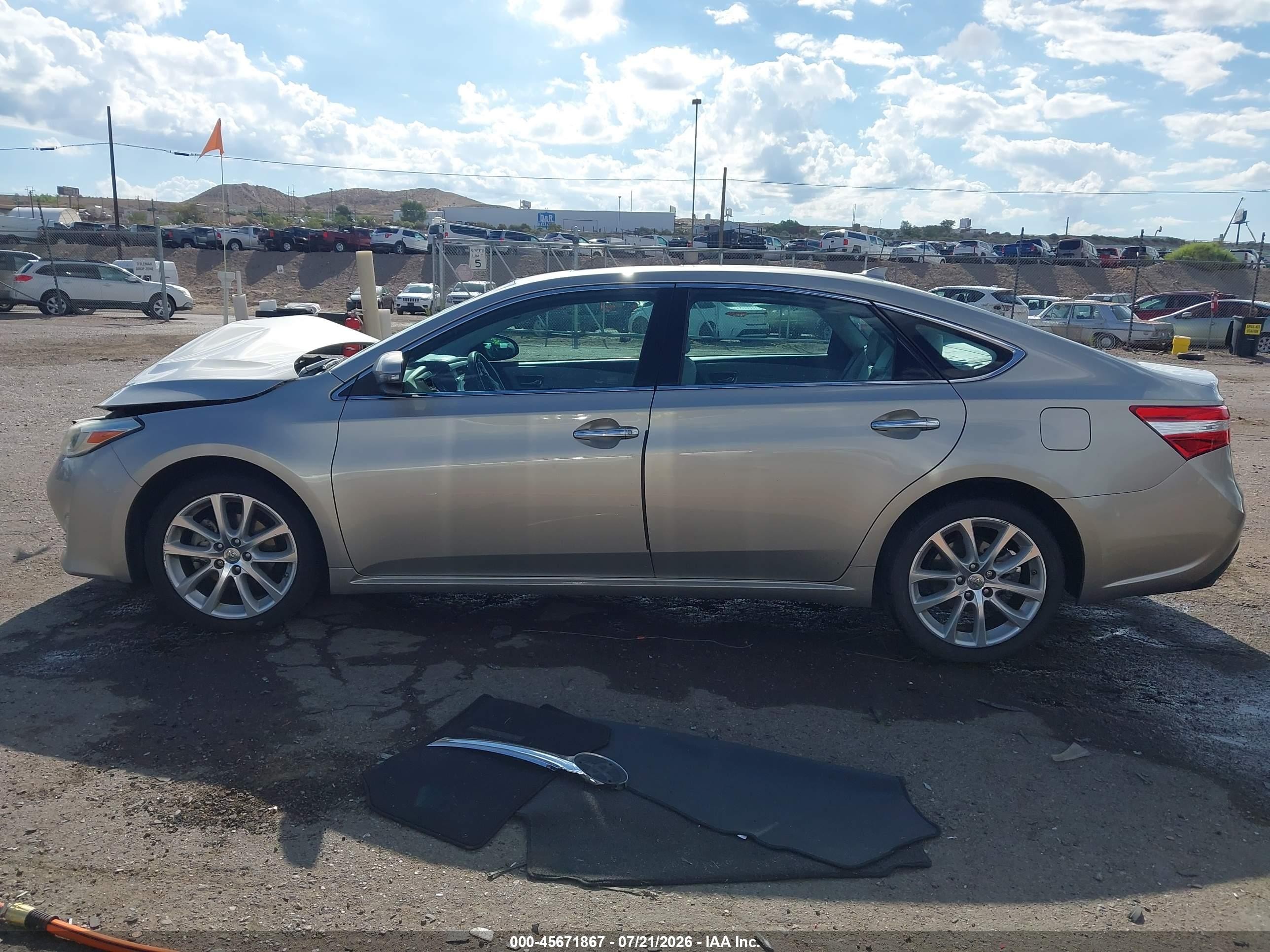 2013 Toyota Avalon Limited Champagne vin: 4T1BK1EB8DU046849