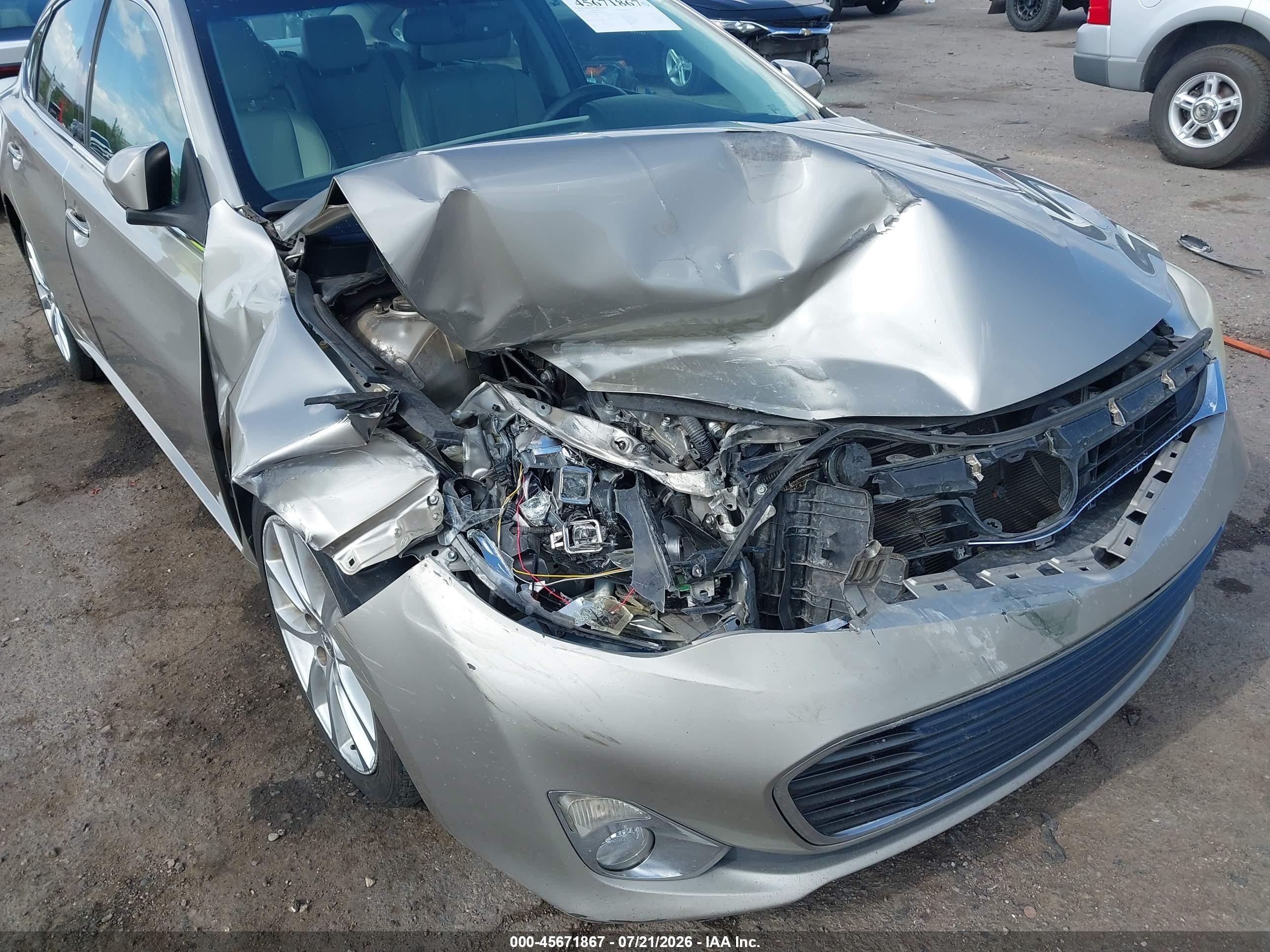 2013 Toyota Avalon Limited Champagne vin: 4T1BK1EB8DU046849