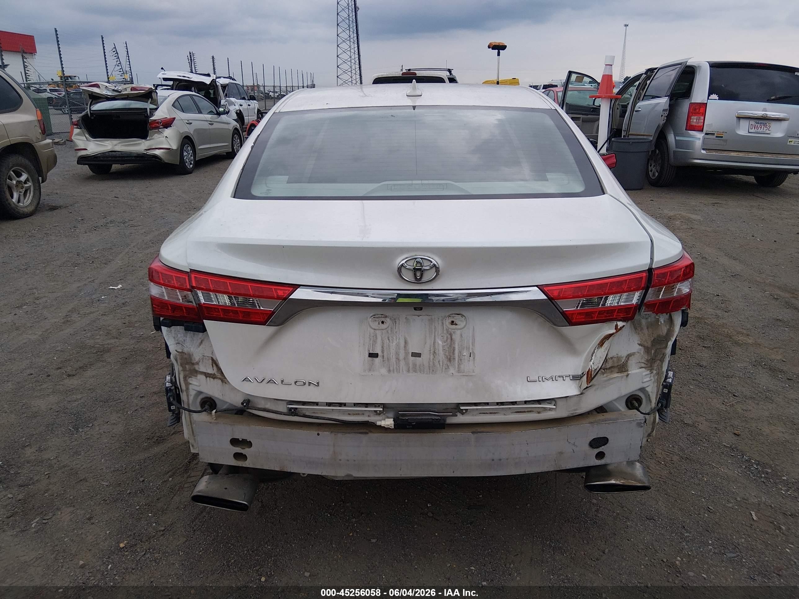 2013 Toyota Avalon Limited White vin: 4T1BK1EB8DU060900