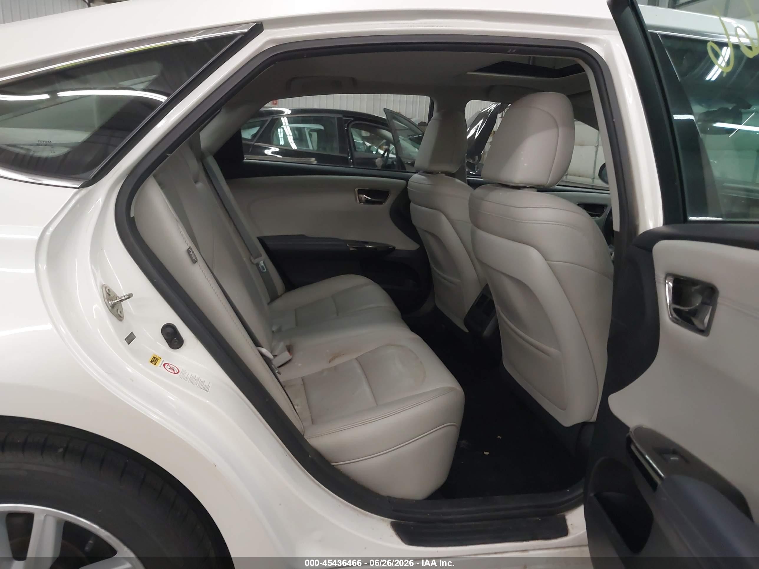 2014 Toyota Avalon Xle Premium White vin: 4T1BK1EB8EU095857