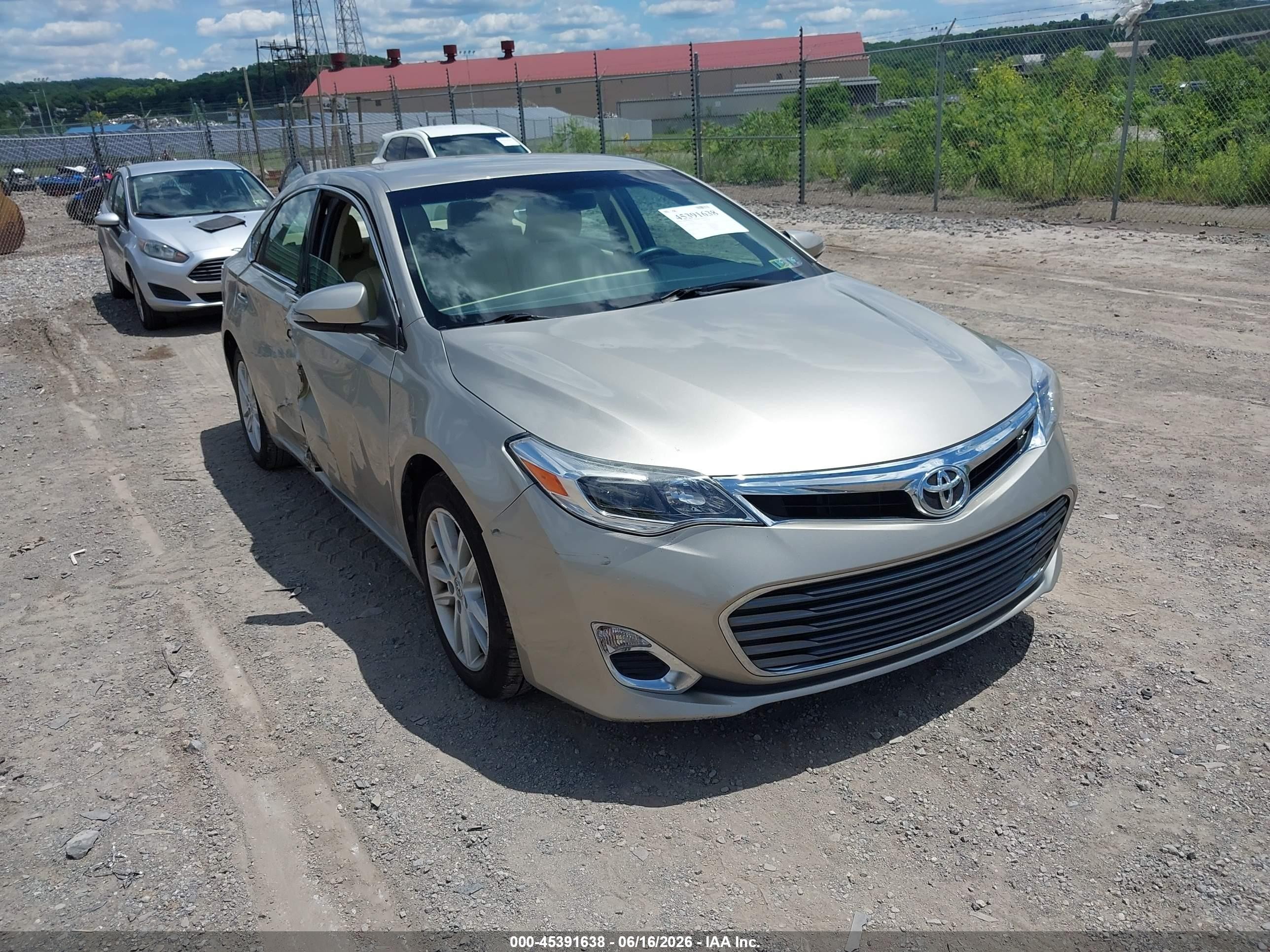 2014 Toyota Avalon Xle Cream vin: 4T1BK1EB8EU124158
