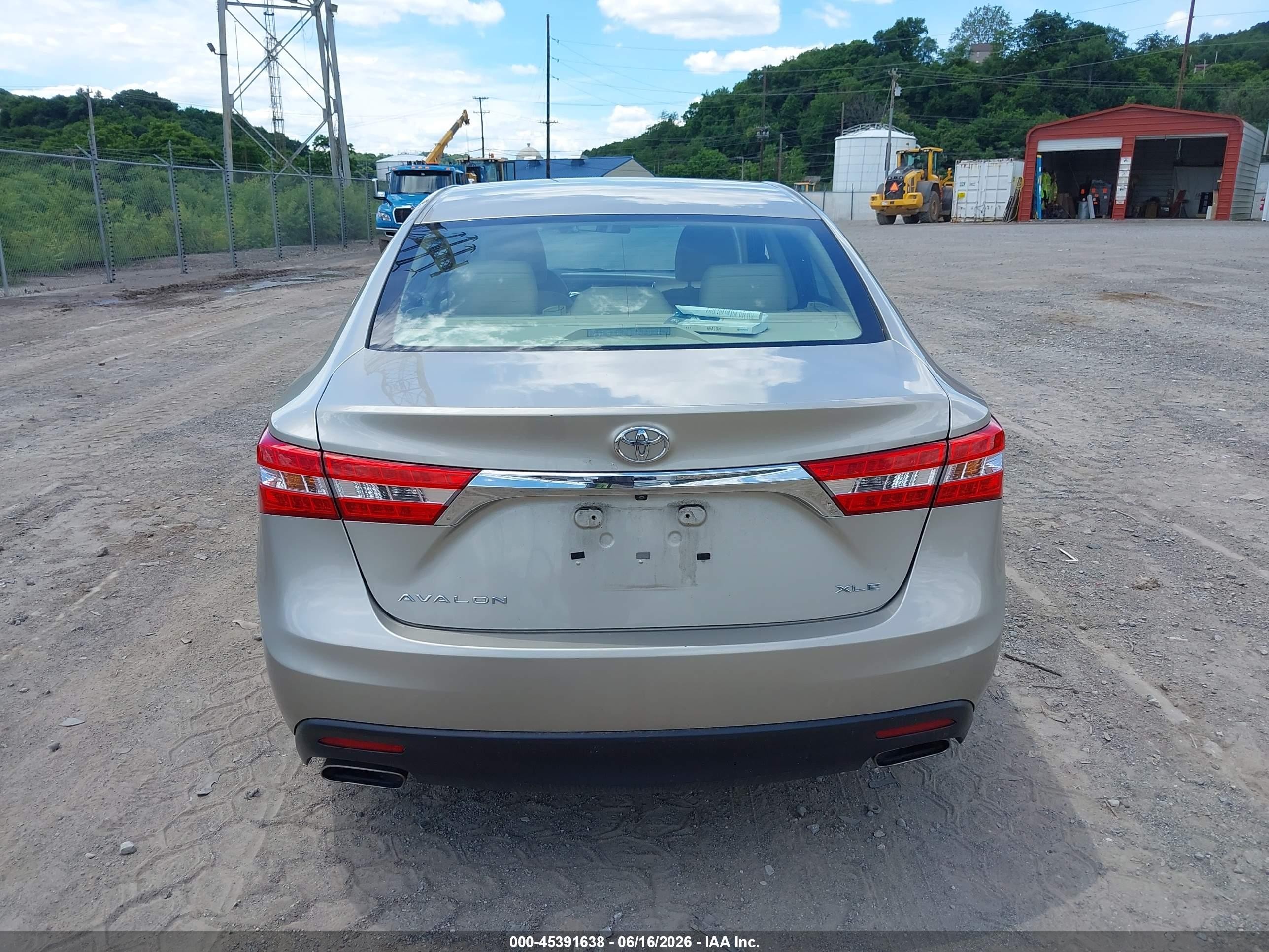 2014 Toyota Avalon Xle Cream vin: 4T1BK1EB8EU124158