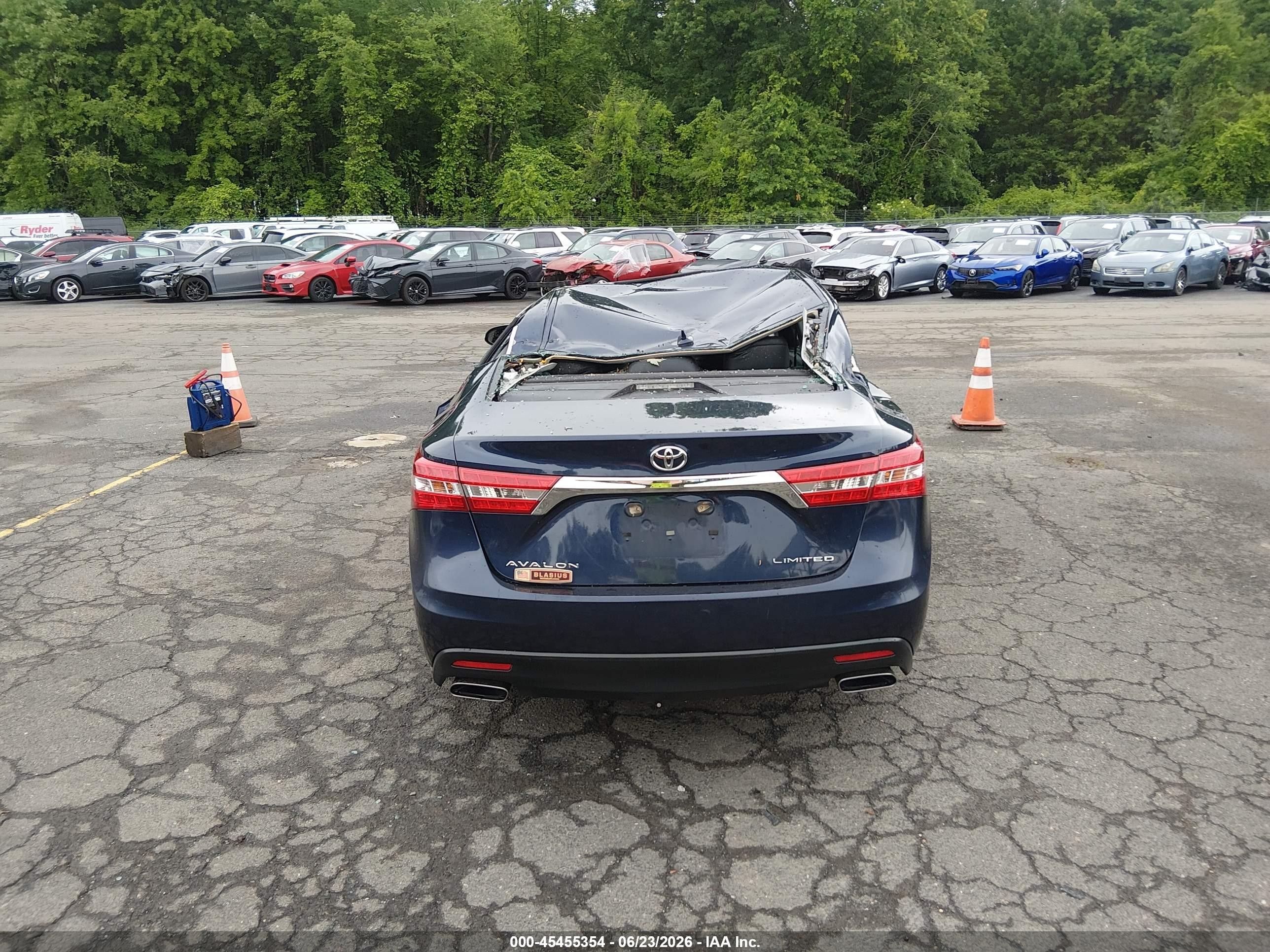 2015 Toyota Avalon Limited Blue vin: 4T1BK1EB8FU186631