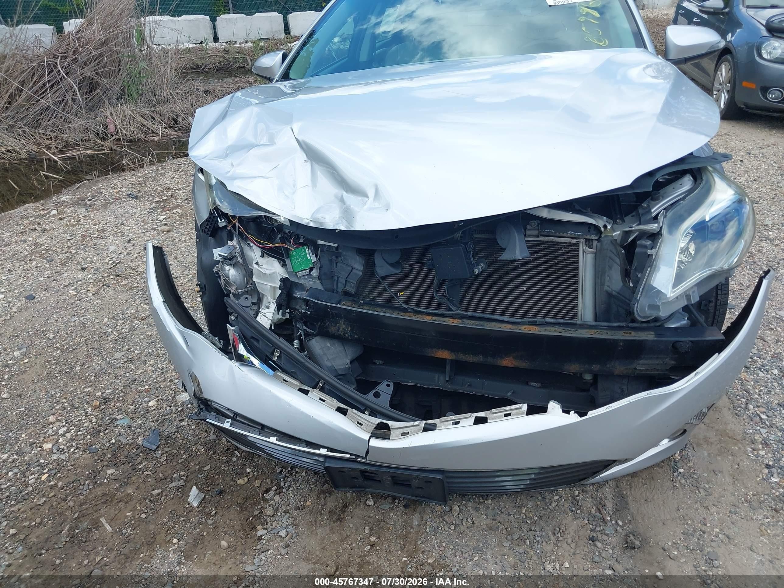 2013 Toyota Avalon Limited Серебряный vin: 4T1BK1EB9DU044379