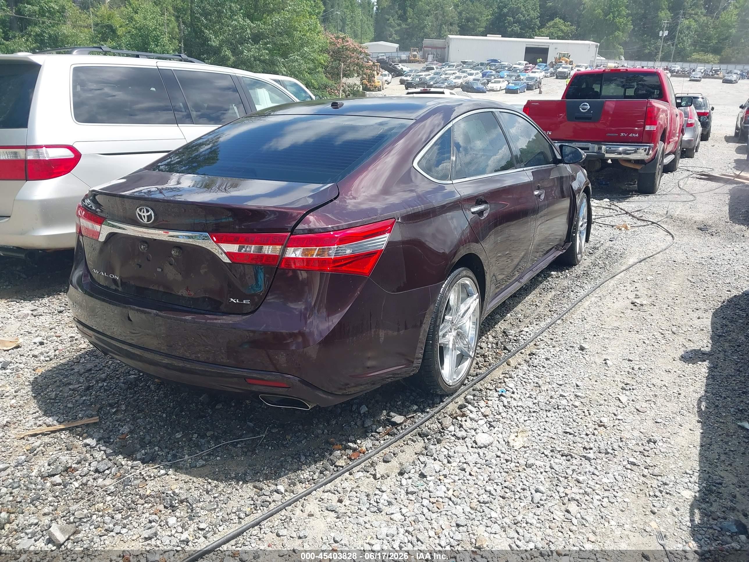 2013 Toyota Avalon   Burgundy vin: 4T1BK1EB9DU048447