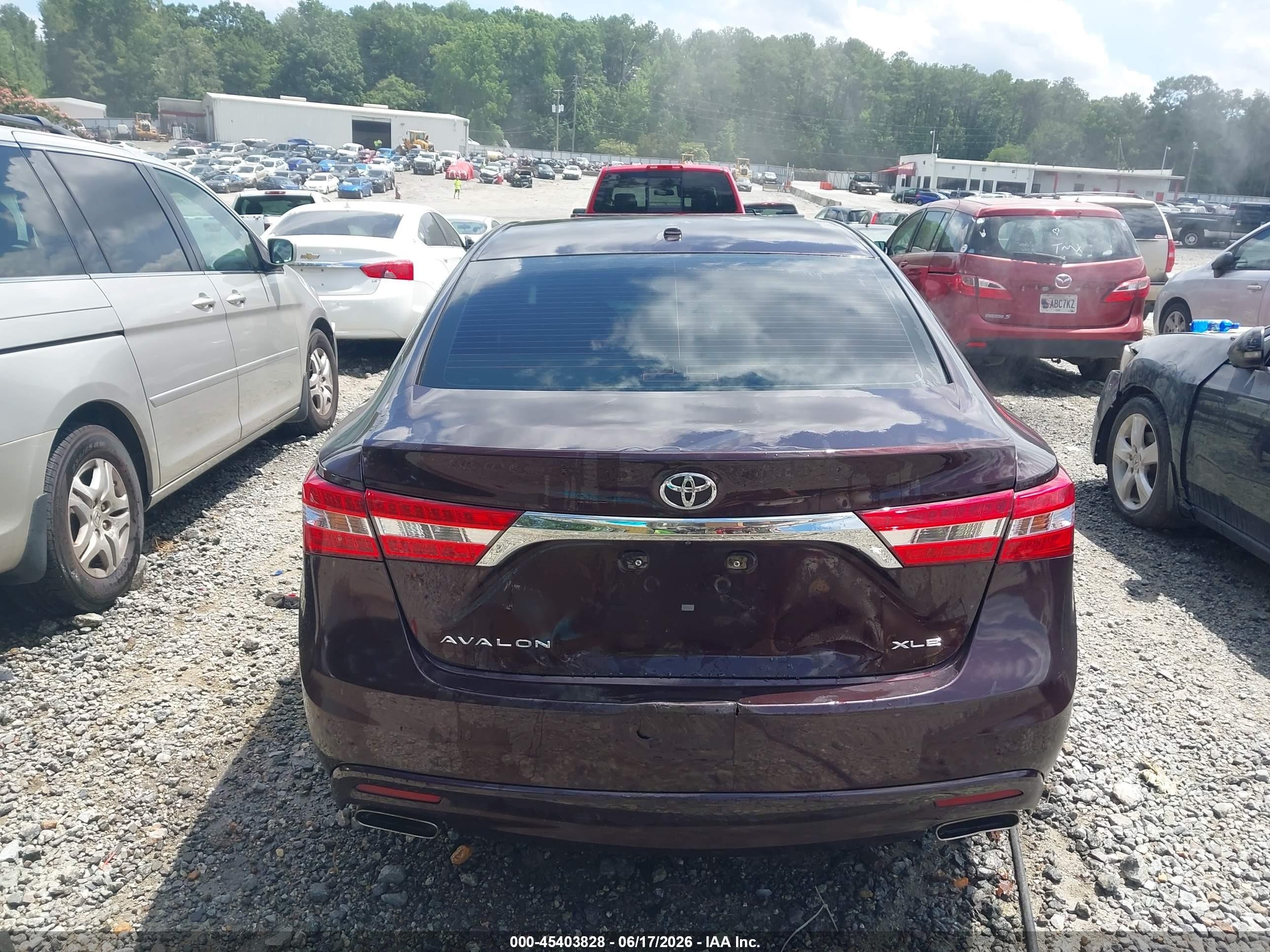 2013 Toyota Avalon   Burgundy vin: 4T1BK1EB9DU048447