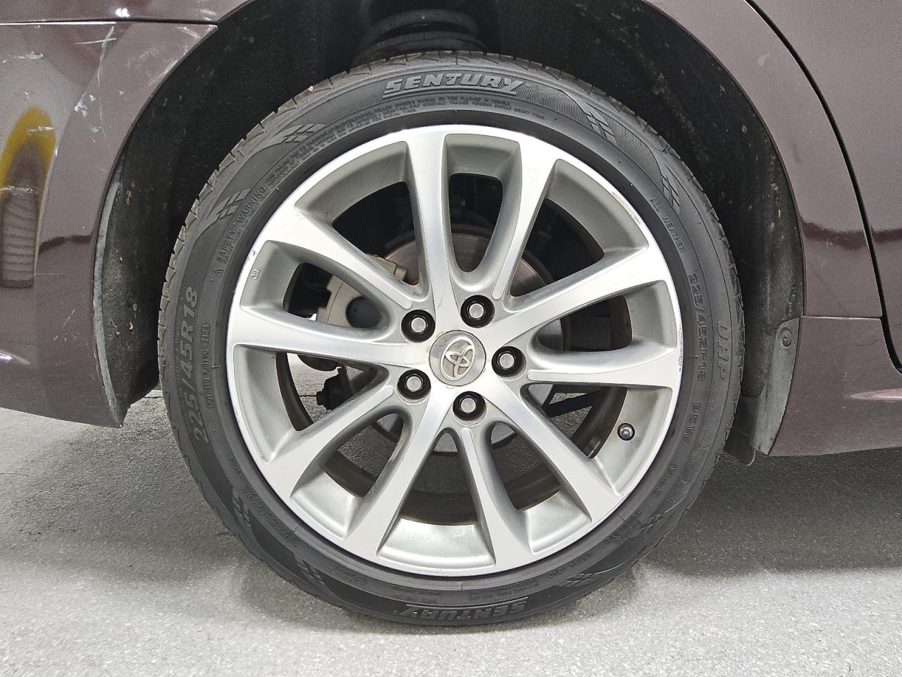 2015 Toyota Avalon Limited Maroon vin: 4T1BK1EB9FU160281 Damage: Right Rear Wheel, Curb Rash, 4 To 5 Inches