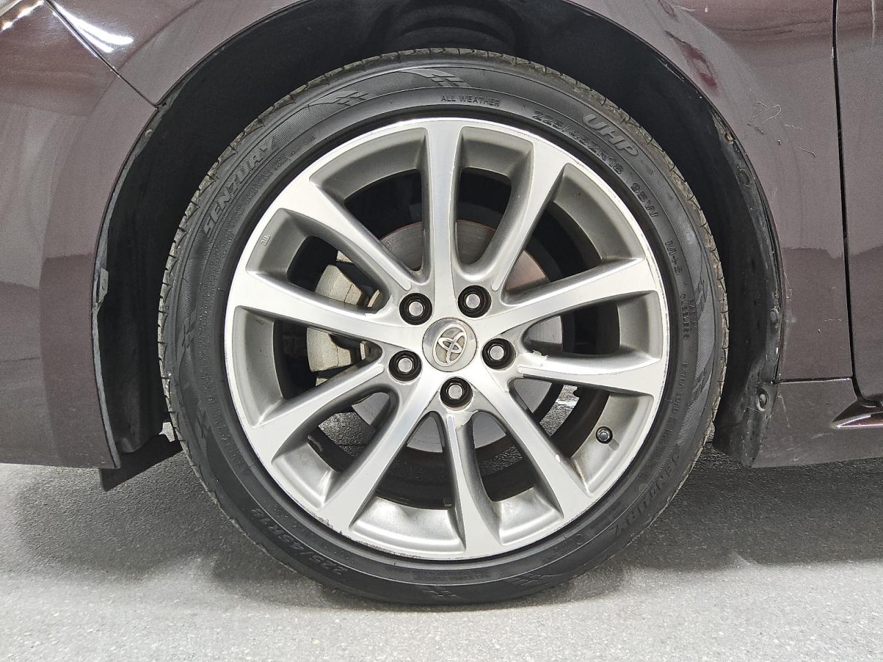 2015 Toyota Avalon Limited Maroon vin: 4T1BK1EB9FU160281 Damage: Left Front Wheel, Curb Rash, > 12 Inches