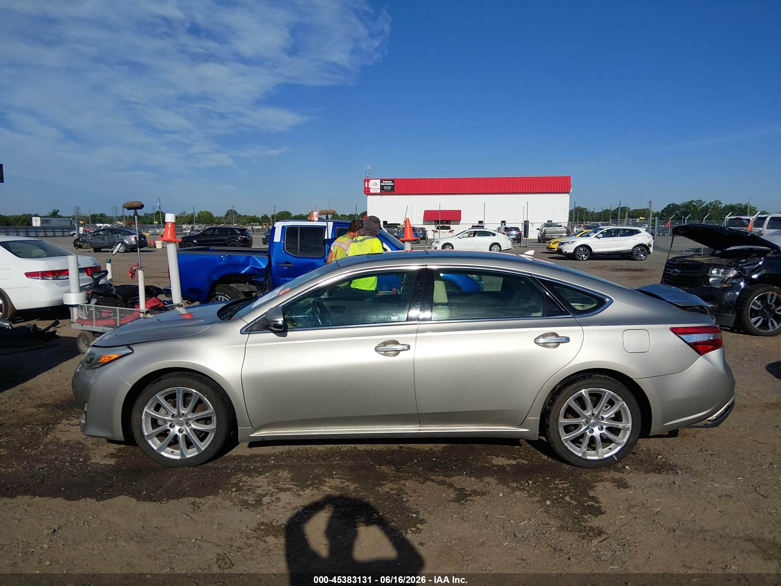 2013 Toyota Avalon Limited Silver vin: 4T1BK1EBXDU015621