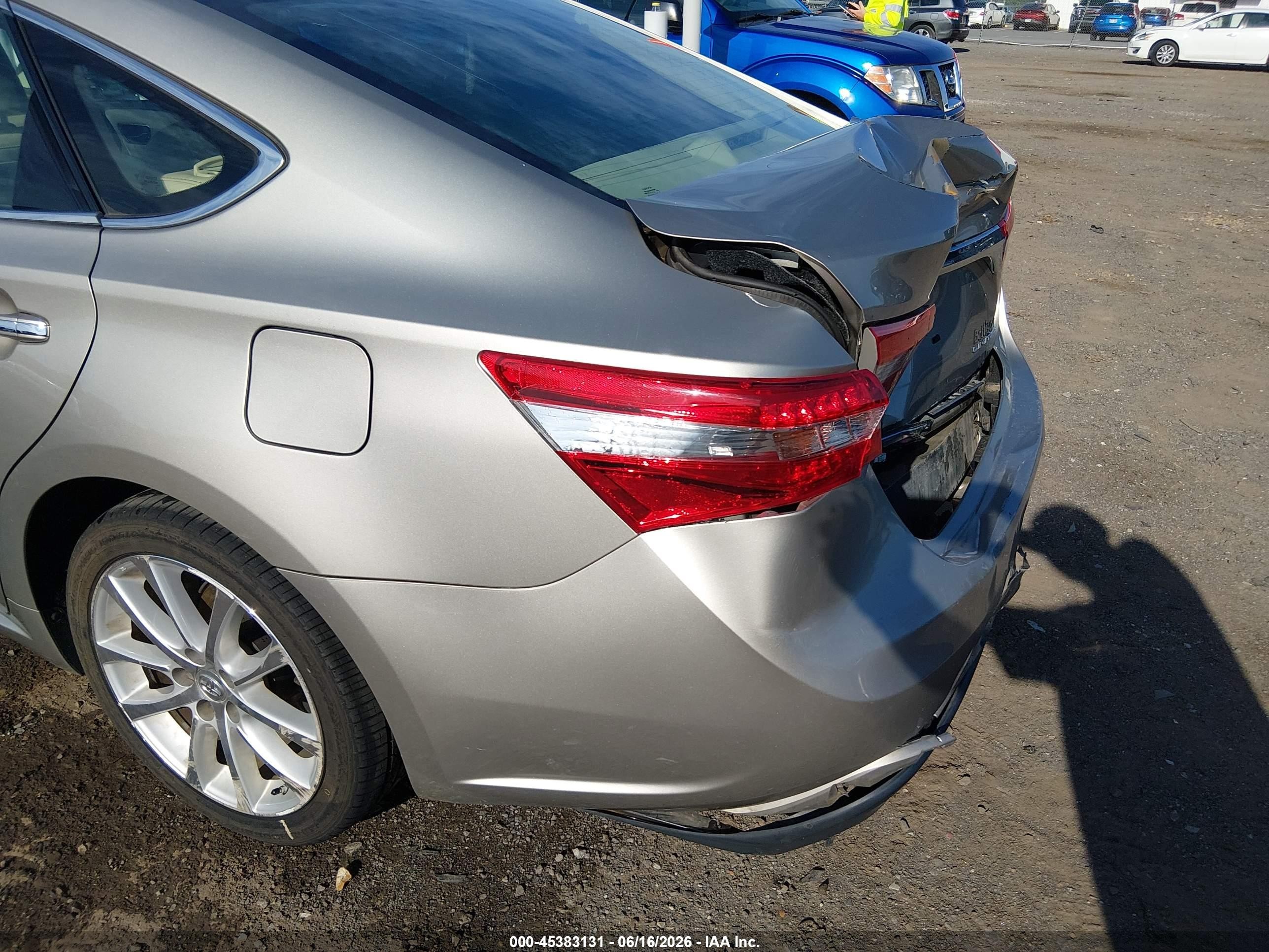 2013 Toyota Avalon Limited Silver vin: 4T1BK1EBXDU015621