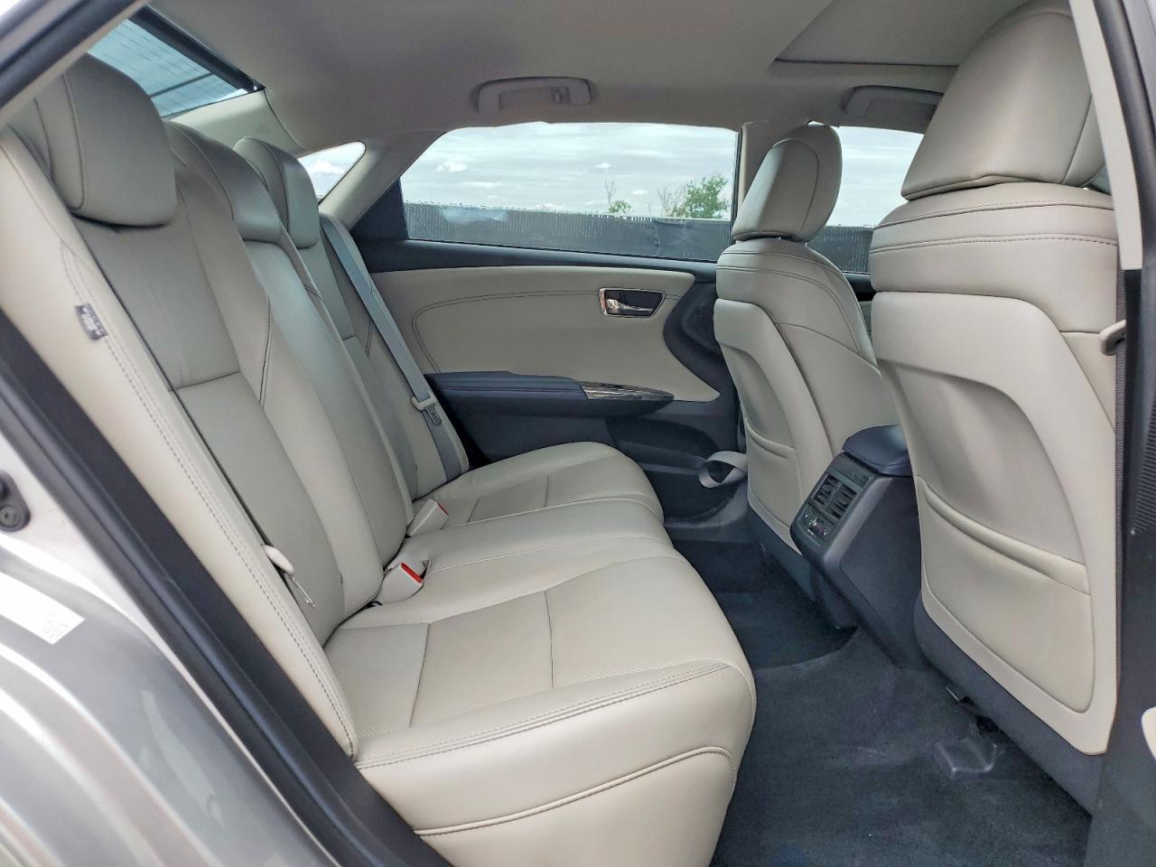 2014 Toyota Avalon Limited Silver vin: 4T1BK1EBXEU113937
