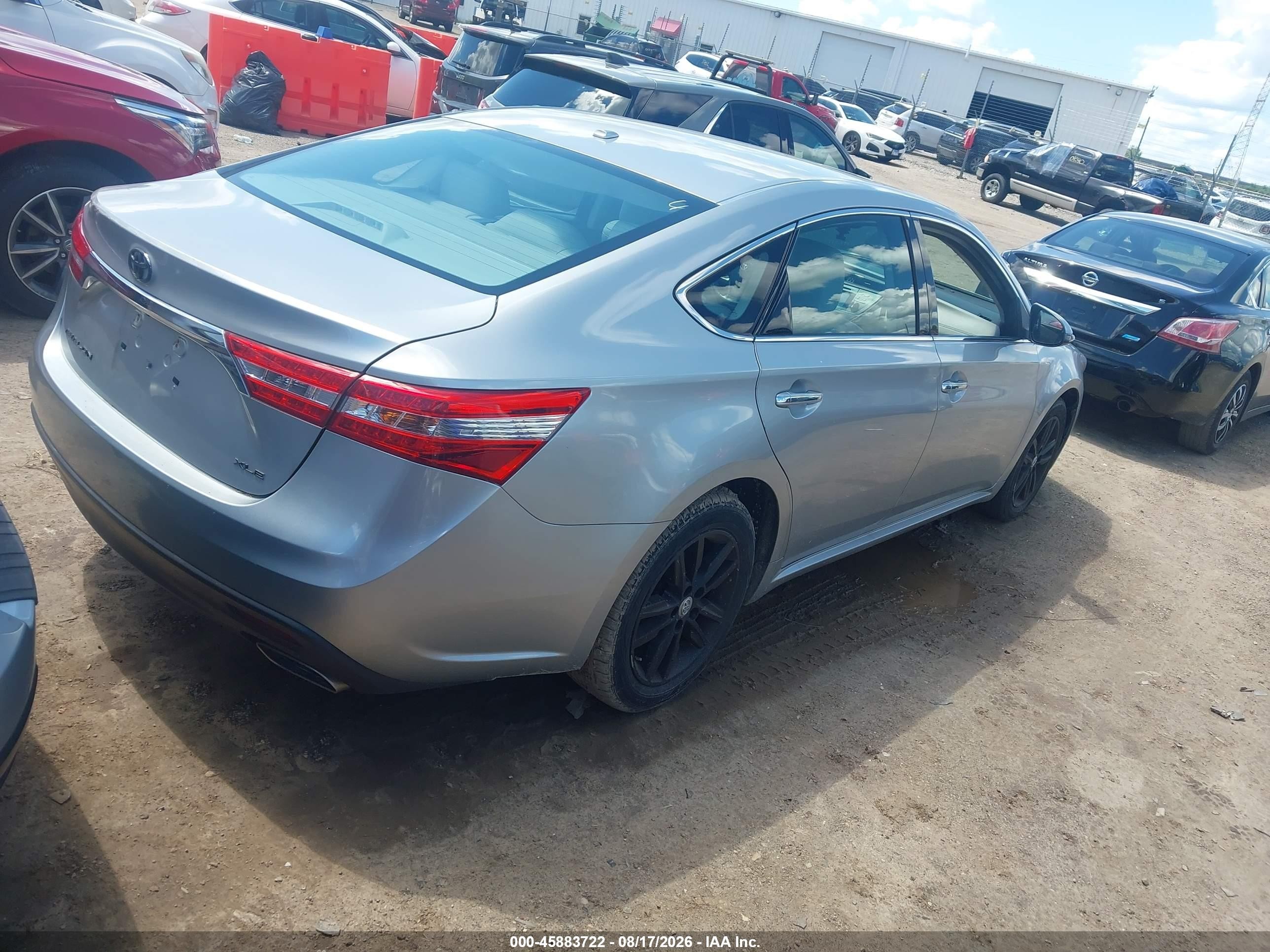 2015 Toyota Avalon   Silver vin: 4T1BK1EBXFU148897