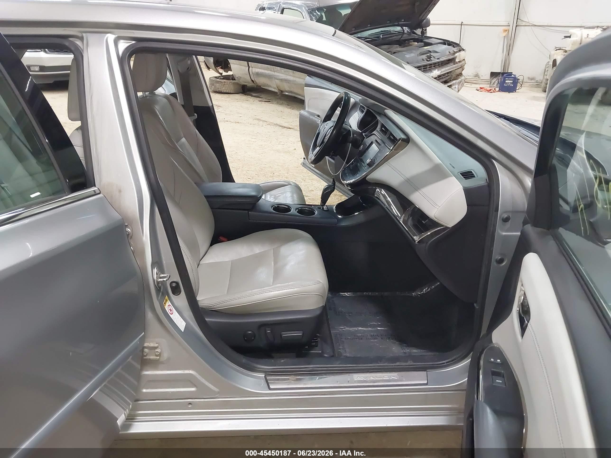 2015 Toyota Avalon Limited Silver vin: 4T1BK1EBXFU160127