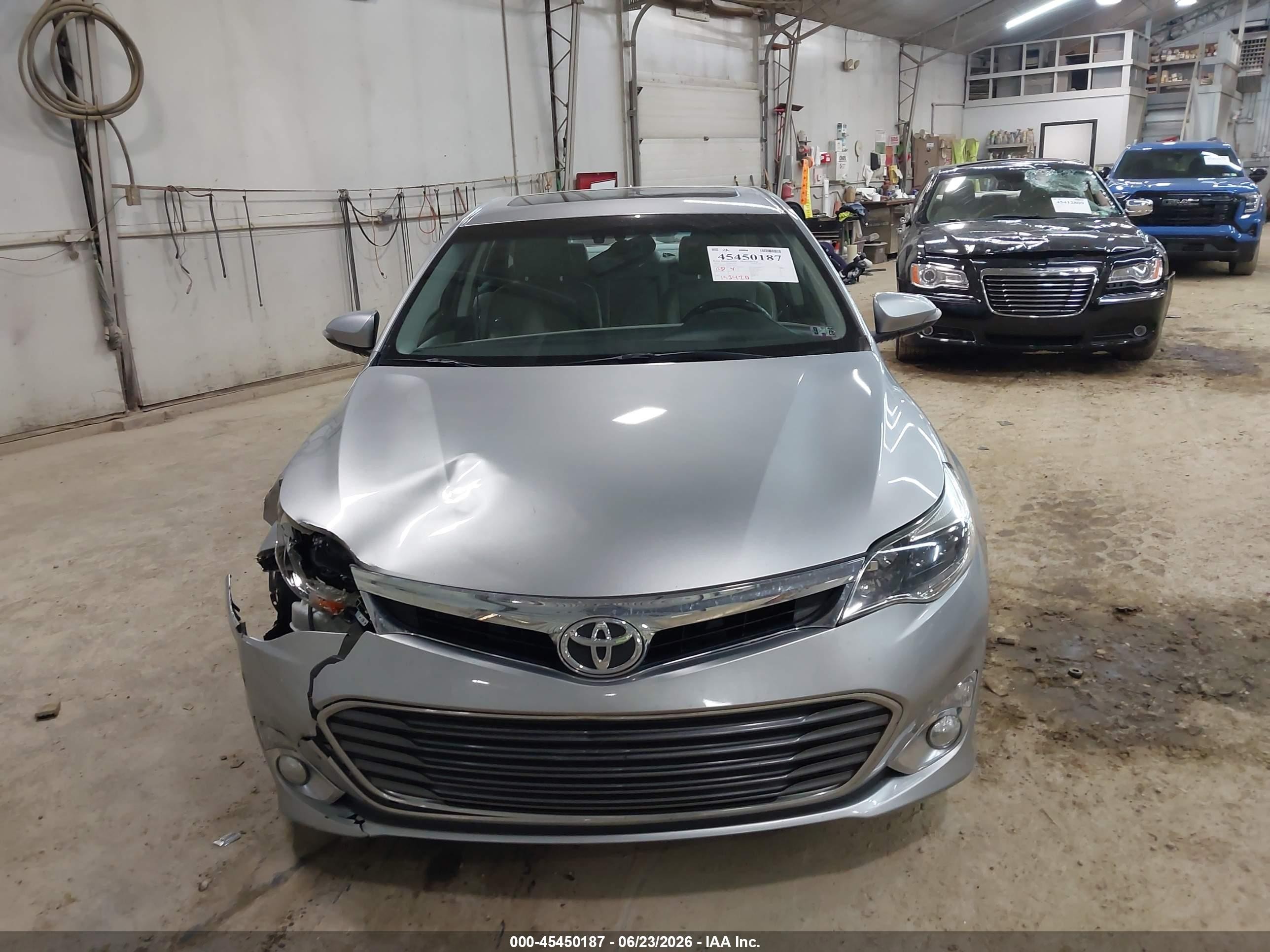 2015 Toyota Avalon Limited Silver vin: 4T1BK1EBXFU160127