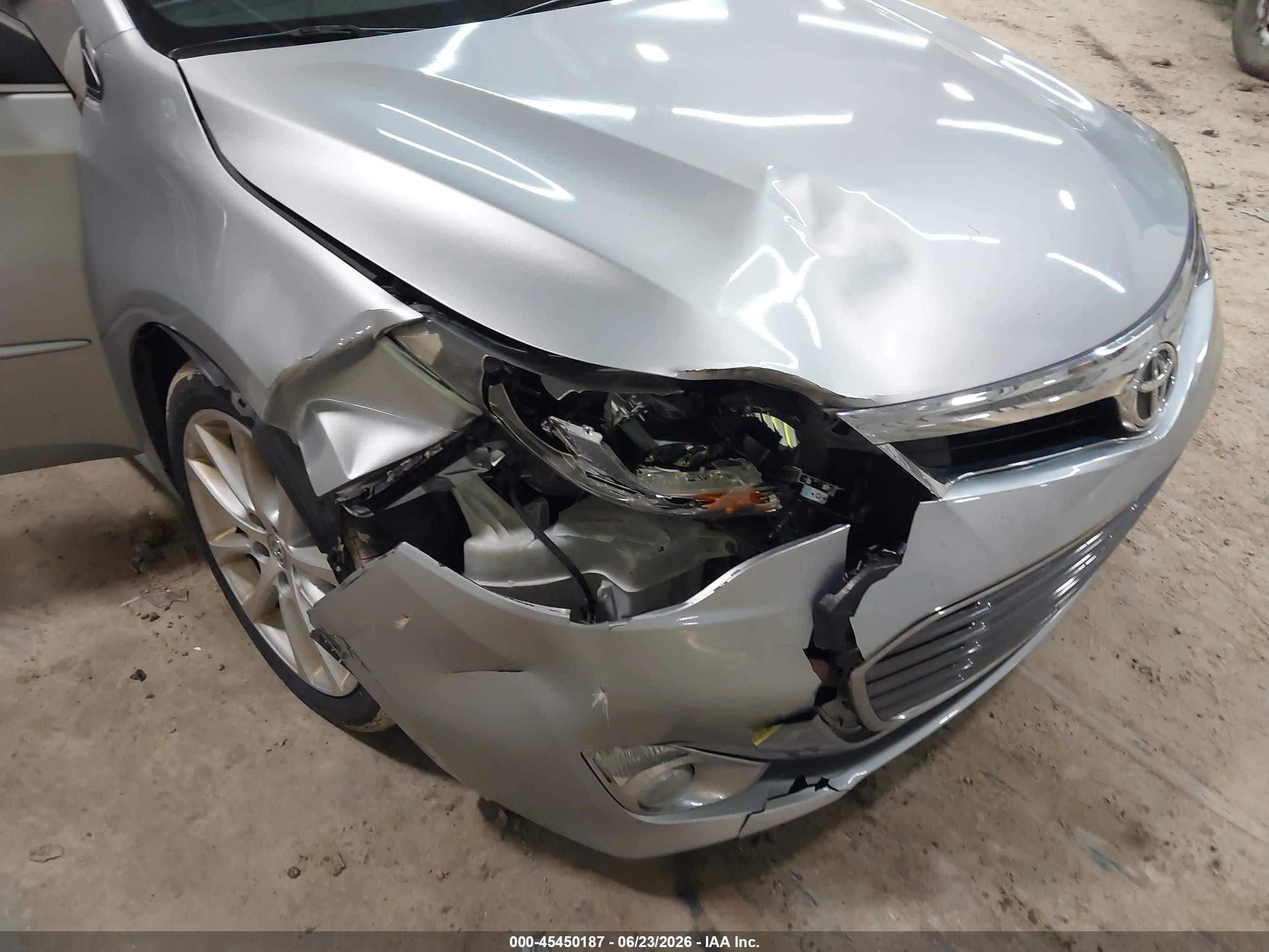 2015 Toyota Avalon Limited Silver vin: 4T1BK1EBXFU160127