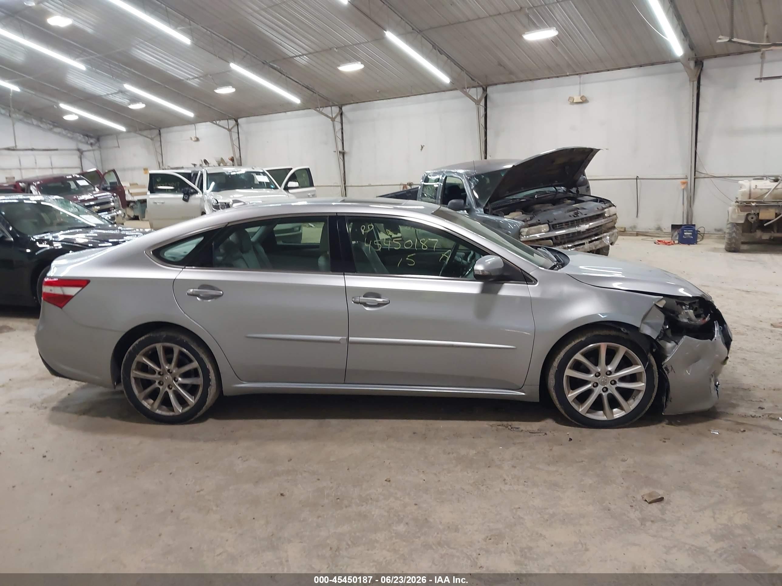 2015 Toyota Avalon Limited Silver vin: 4T1BK1EBXFU160127