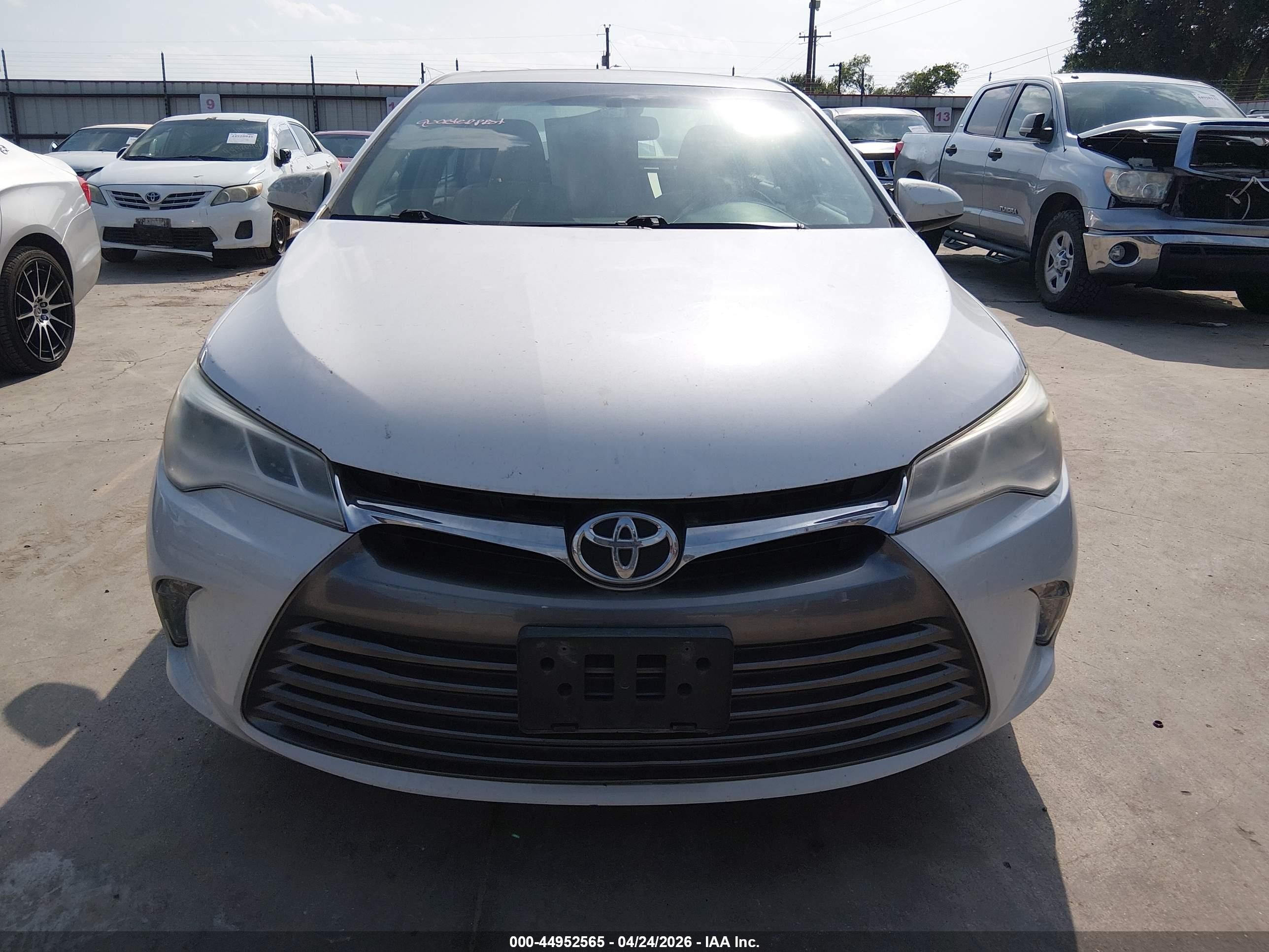 2015 Toyota Camry Xle V6 White vin: 4T1BK1FK0FU567193