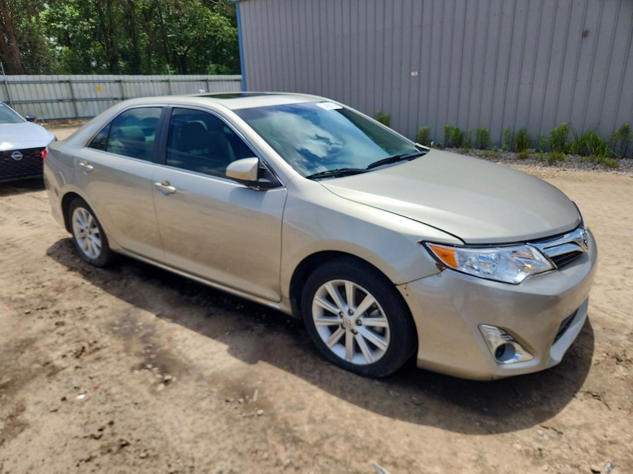 2014 Toyota Camry Xle V6 Gold vin: 4T1BK1FK1EU026250
