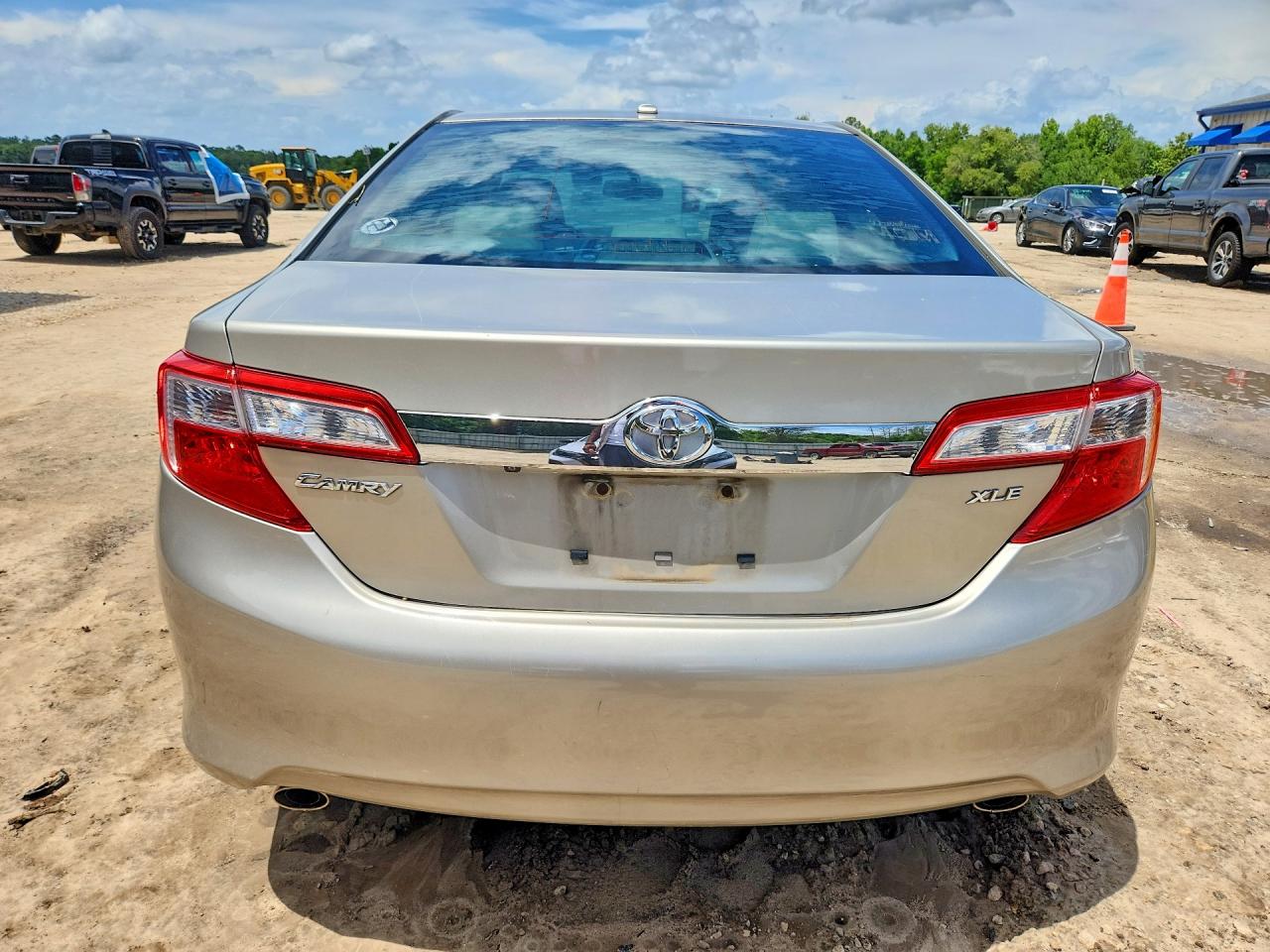 2014 Toyota Camry Xle V6 Gold vin: 4T1BK1FK1EU026250