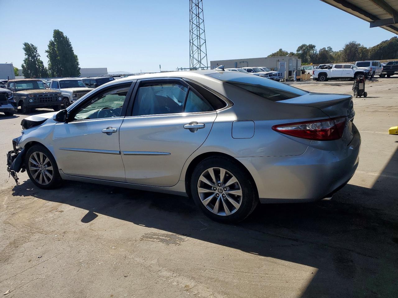 2015 Toyota Camry Xle V6 Silver vin: 4T1BK1FK1FU559068