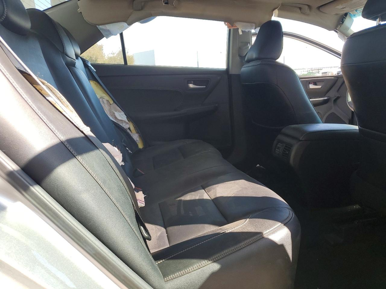 2015 Toyota Camry Xle V6 Silver vin: 4T1BK1FK1FU559068