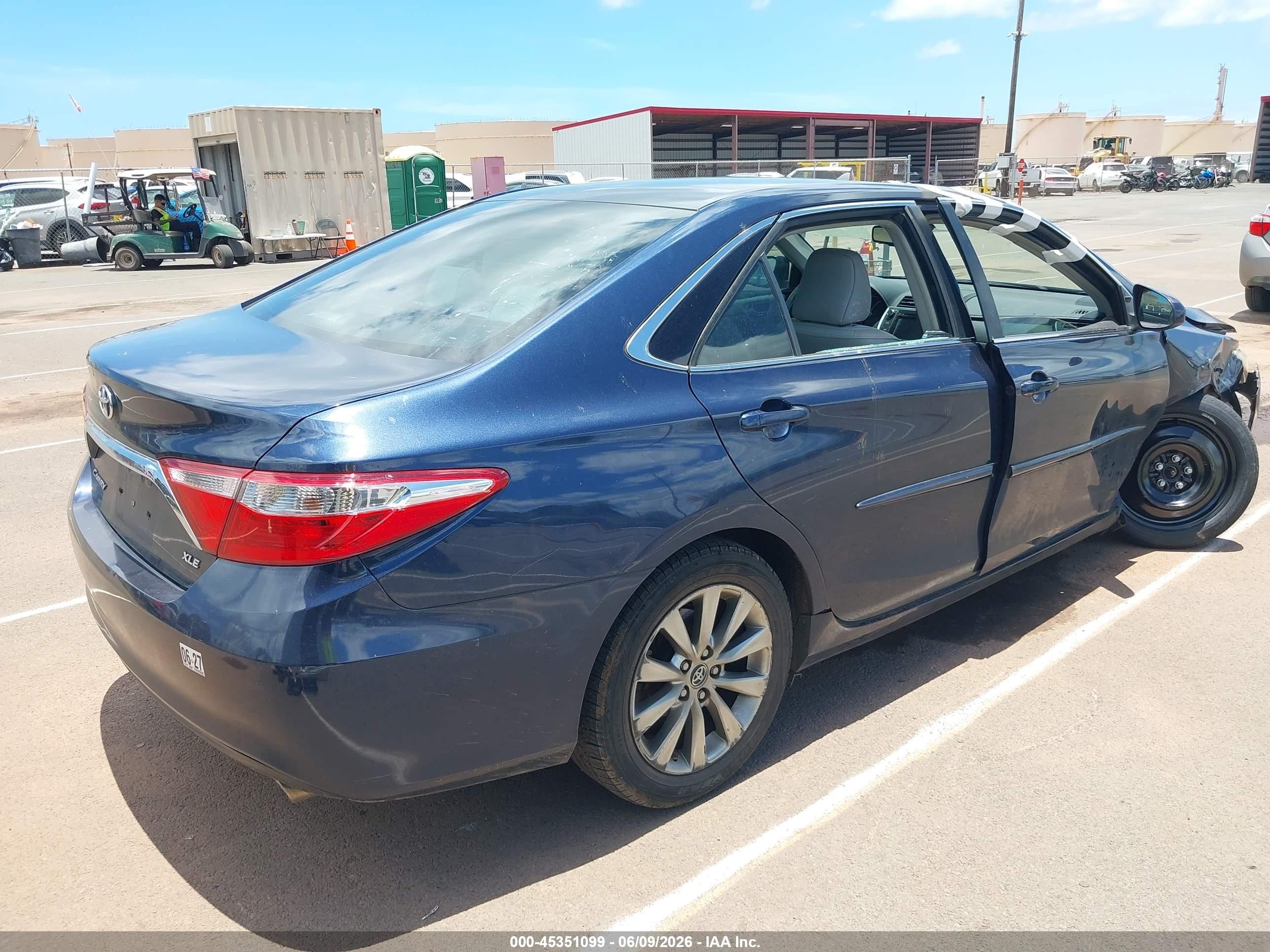 2015 Toyota Camry Xle V6 Blue vin: 4T1BK1FK2FU565591