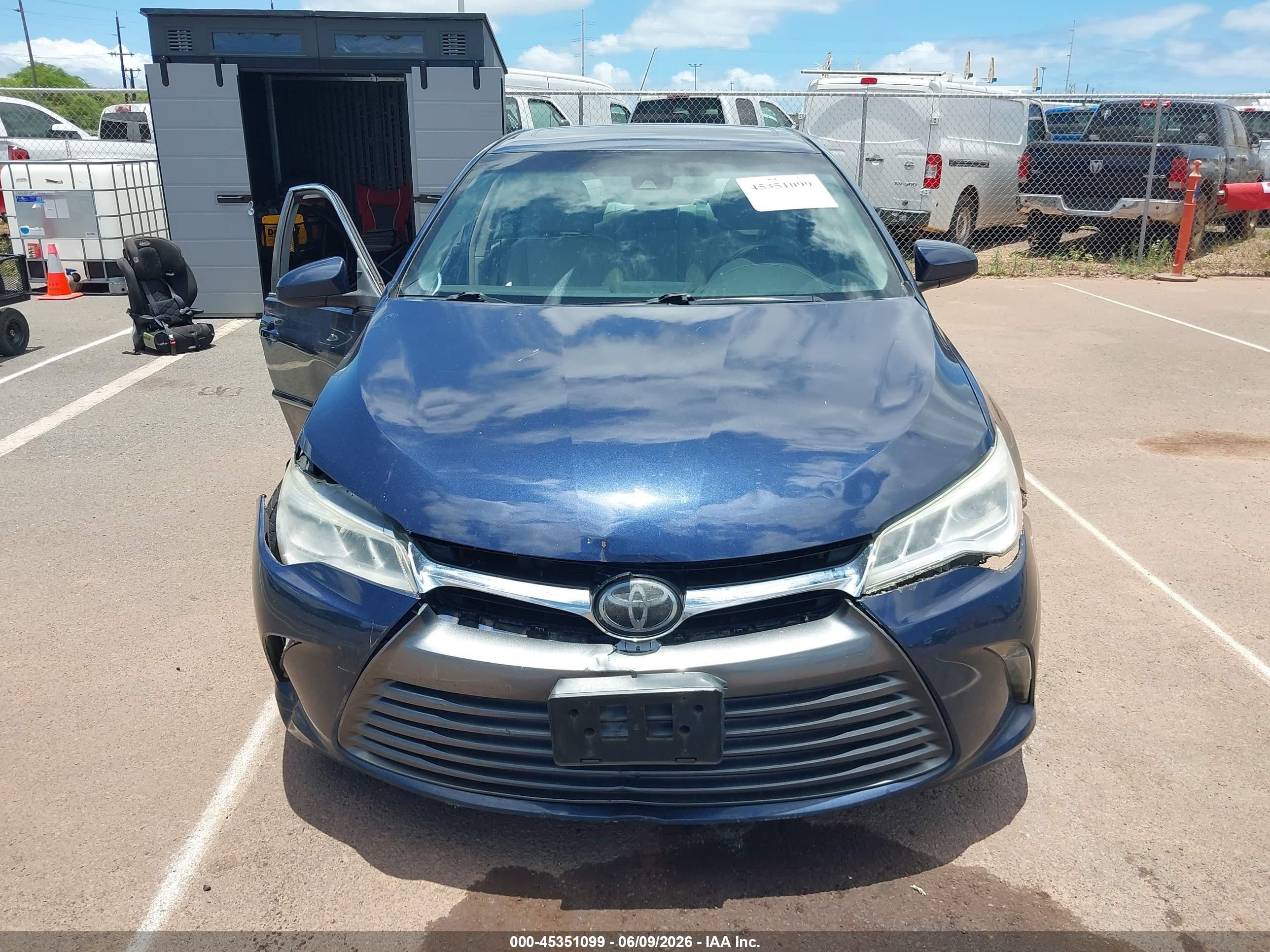 2015 Toyota Camry Xle V6 Blue vin: 4T1BK1FK2FU565591