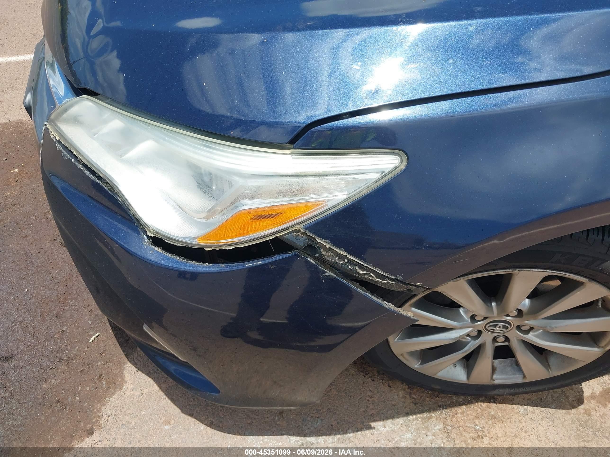2015 Toyota Camry Xle V6 Blue vin: 4T1BK1FK2FU565591
