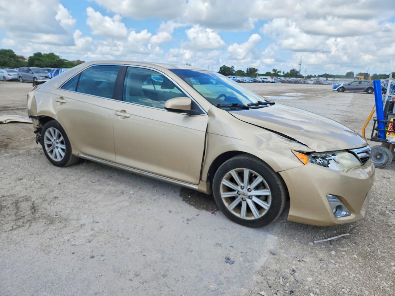 2012 Toyota Camry Xle V6 Бежевый vin: 4T1BK1FK3CU513916