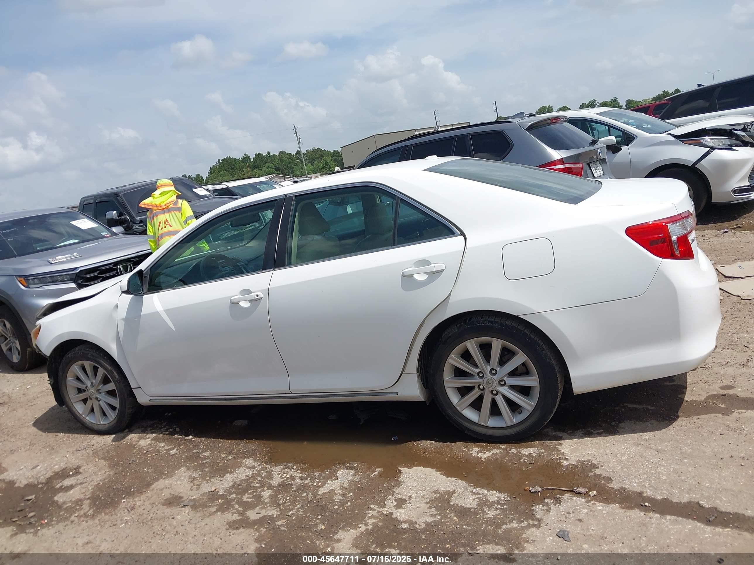 2012 Toyota Camry Xle V6 White vin: 4T1BK1FK3CU516895